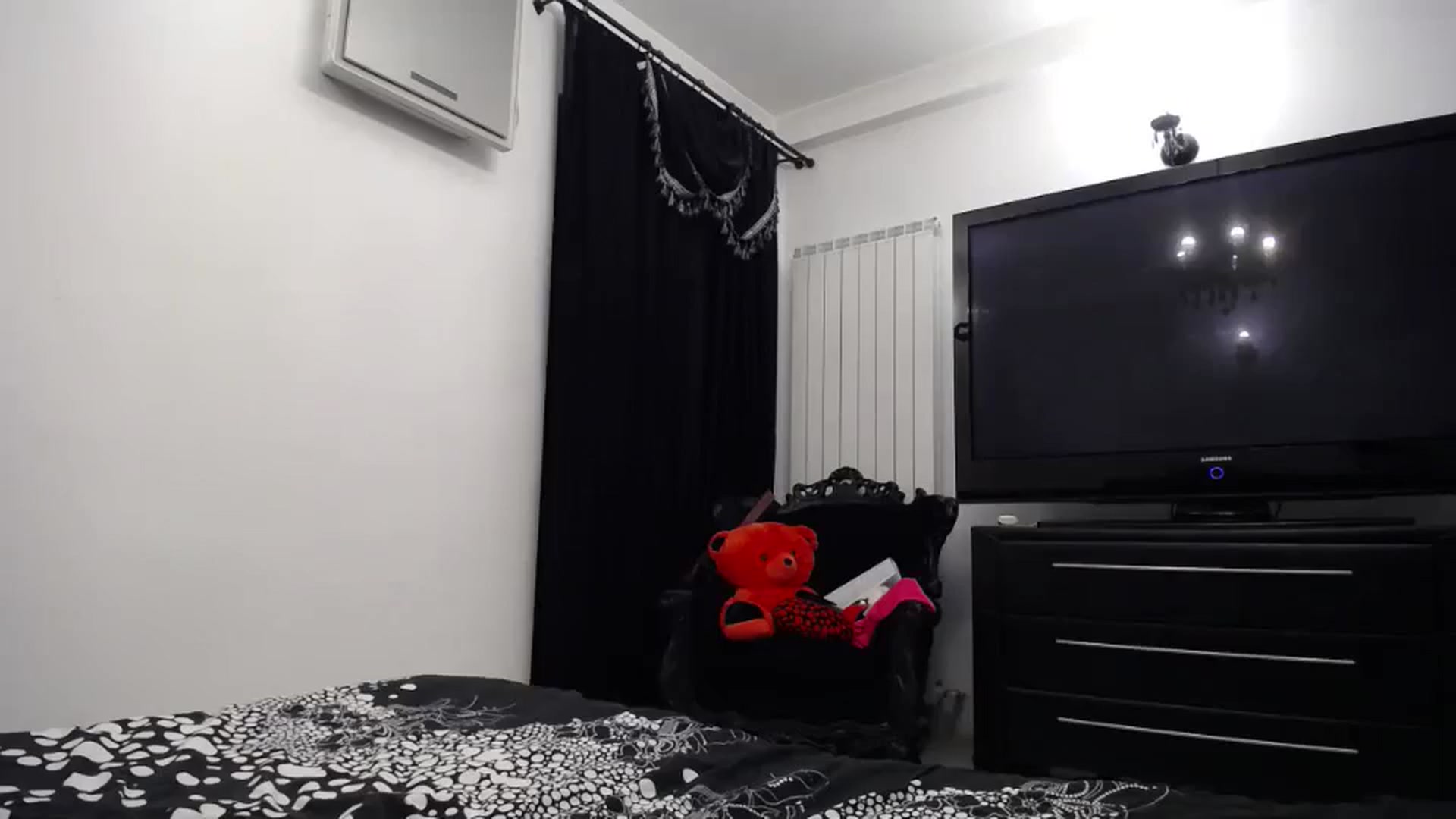 Gallery image thumbnail from Klarita_'s myfreecams stream on, 06/11/2024, 21:54 image 1 of 20