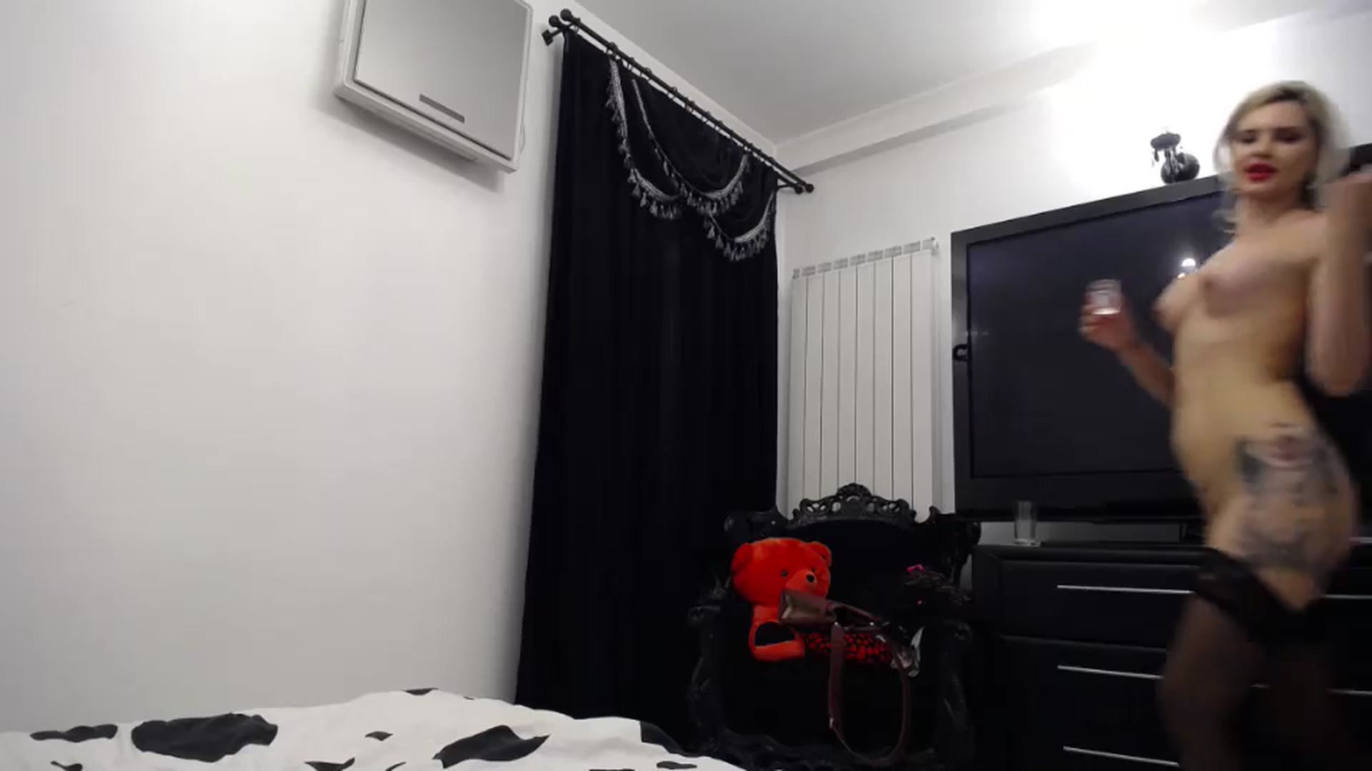 Gallery image thumbnail from Klarita_'s myfreecams stream on, 06/13/2024, 22:21 image 20 of 20
