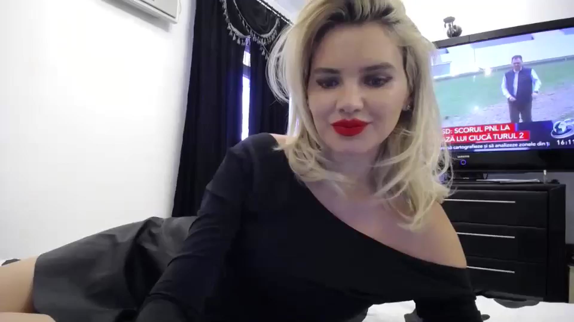 Gallery image thumbnail from Klarita_'s myfreecams stream on, 06/14/2024, 15:20 image 1 of 20