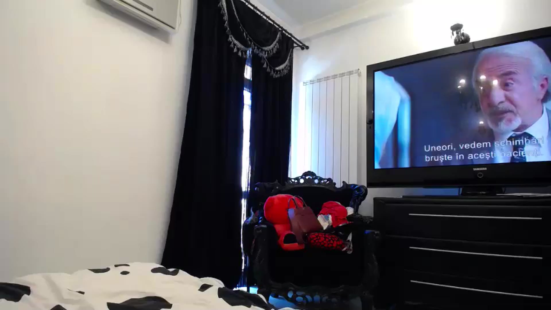 Gallery image thumbnail from Klarita_'s myfreecams stream on, 06/14/2024, 15:20 image 10 of 20
