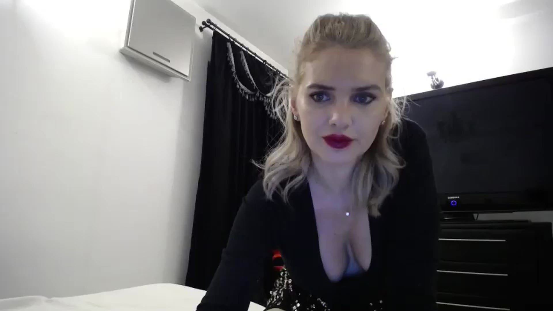 Gallery image thumbnail from Klarita_'s myfreecams stream on, 06/24/2024, 21:34 image 1 of 20