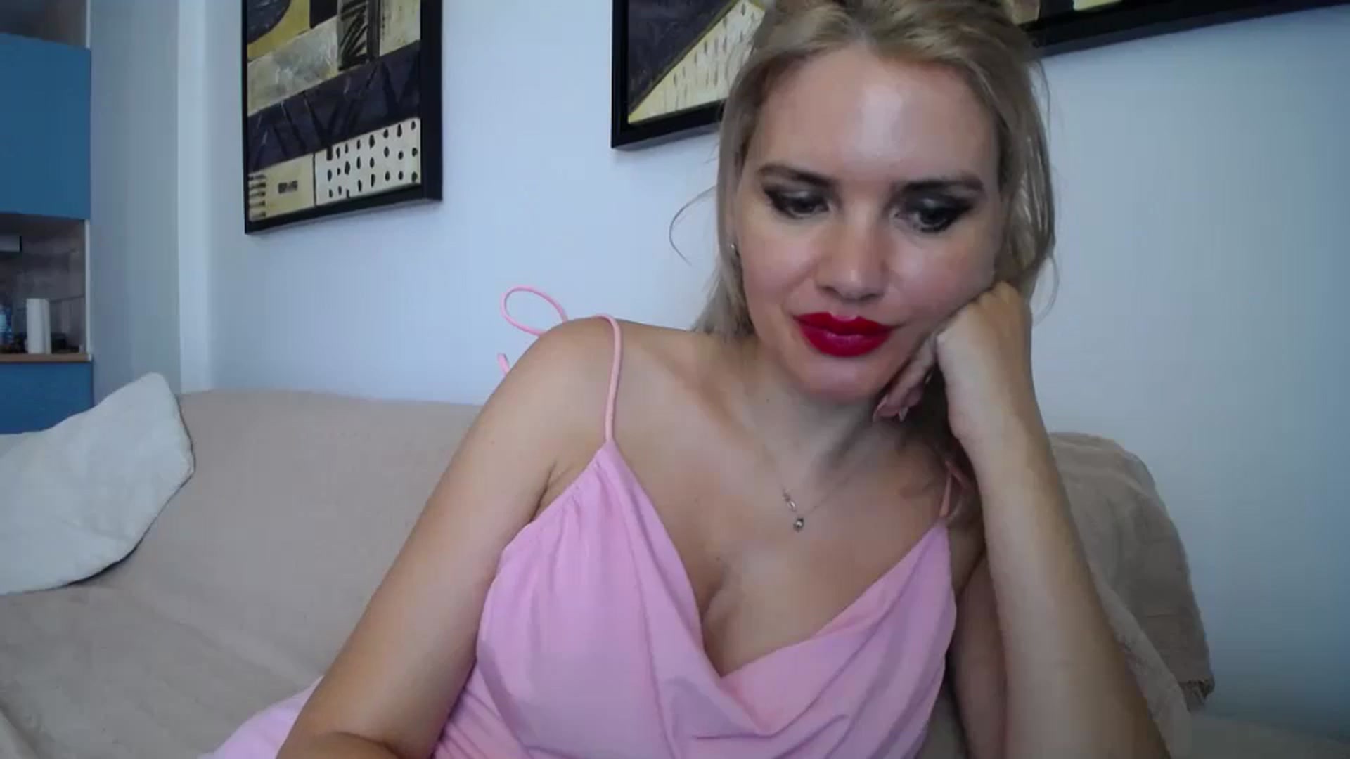 Gallery image thumbnail from Klarita_'s myfreecams stream on, 06/30/2024, 13:52 image 9 of 20