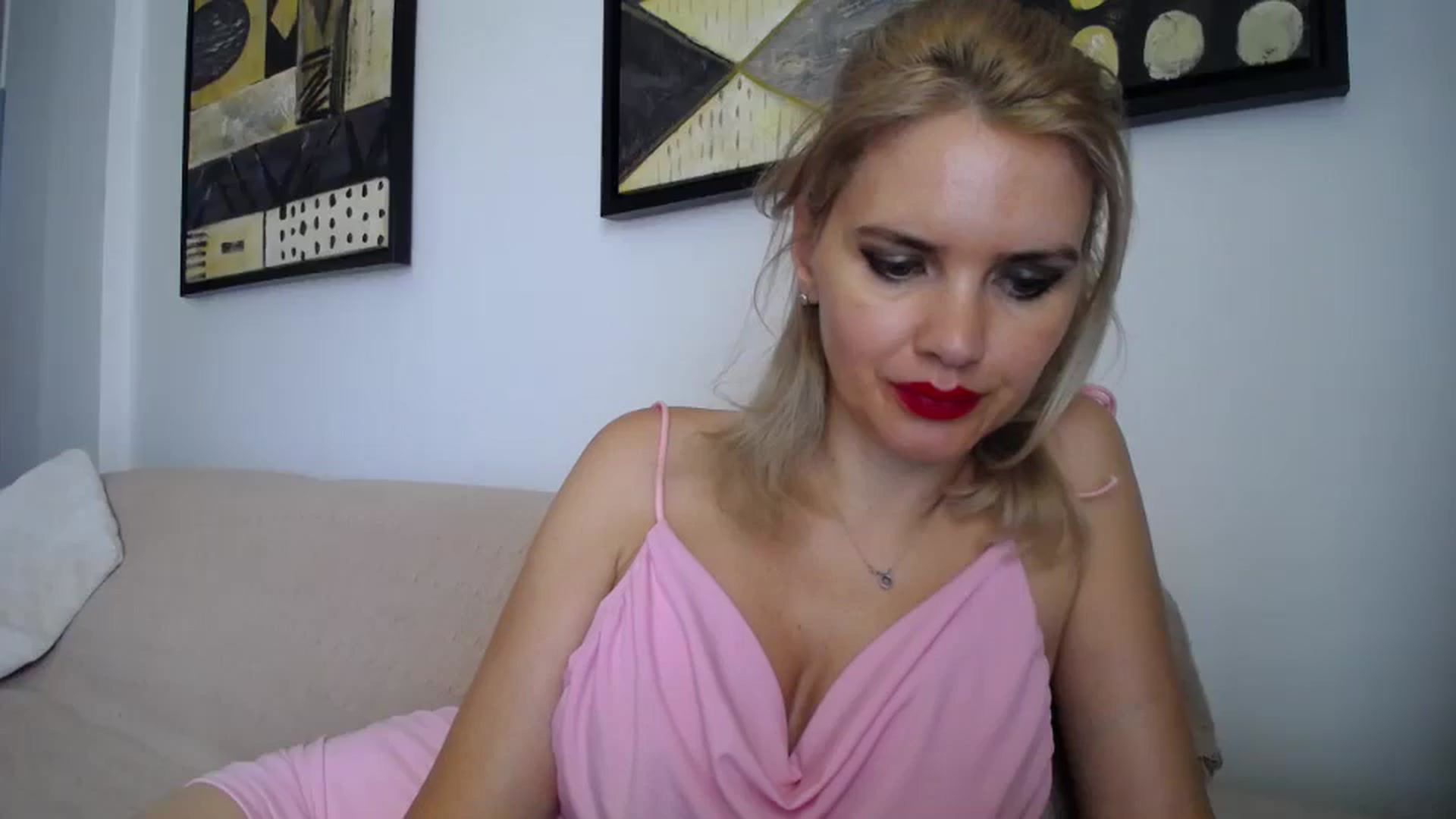 Gallery image thumbnail from Klarita_'s myfreecams stream on, 06/30/2024, 13:52 image 6 of 20