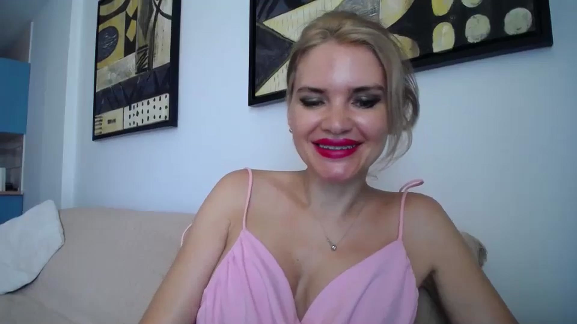 Gallery image thumbnail from Klarita_'s myfreecams stream on, 06/30/2024, 14:46 image 14 of 20