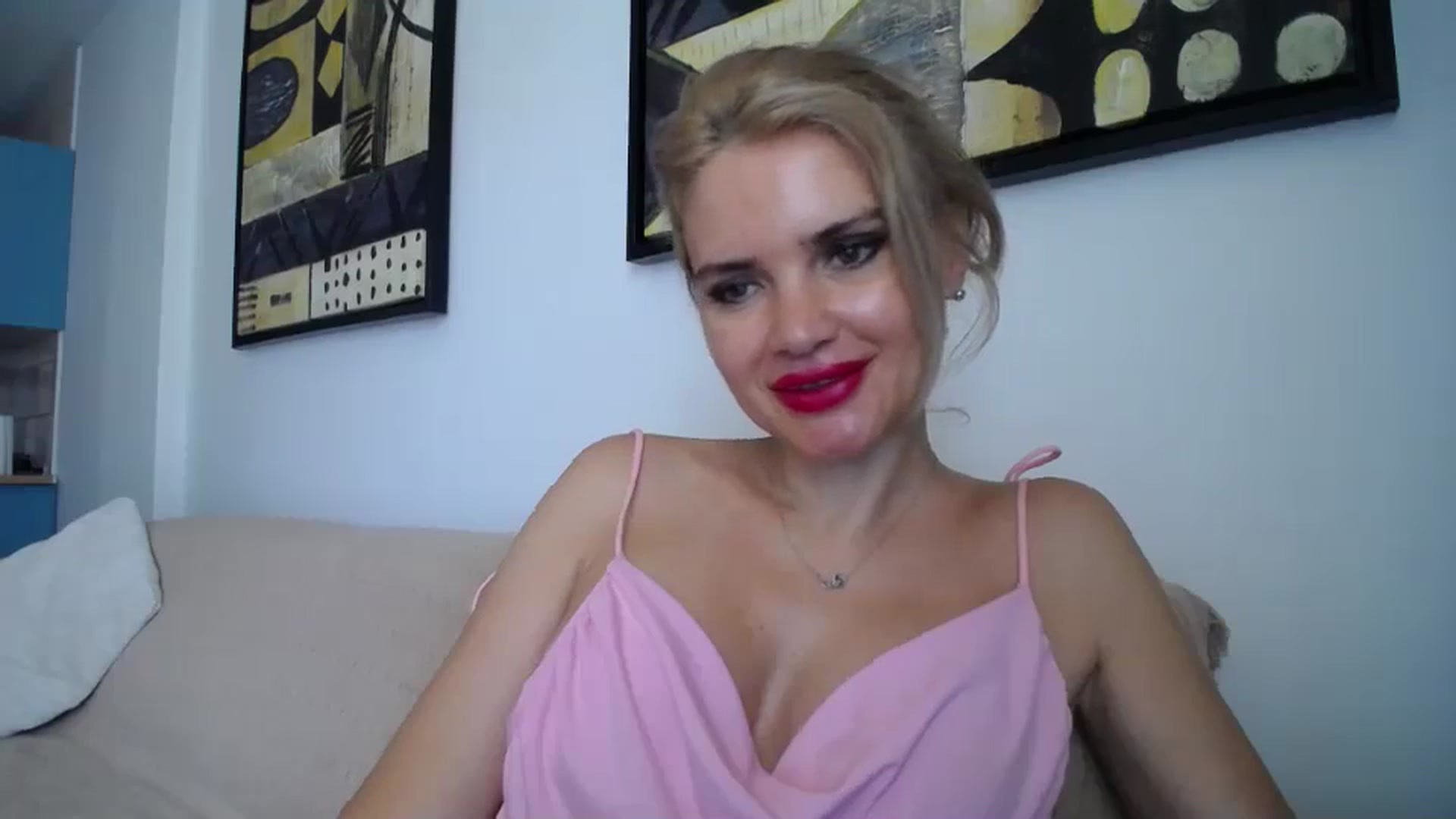 Gallery image thumbnail from Klarita_'s myfreecams stream on, 06/30/2024, 14:46 image 12 of 20