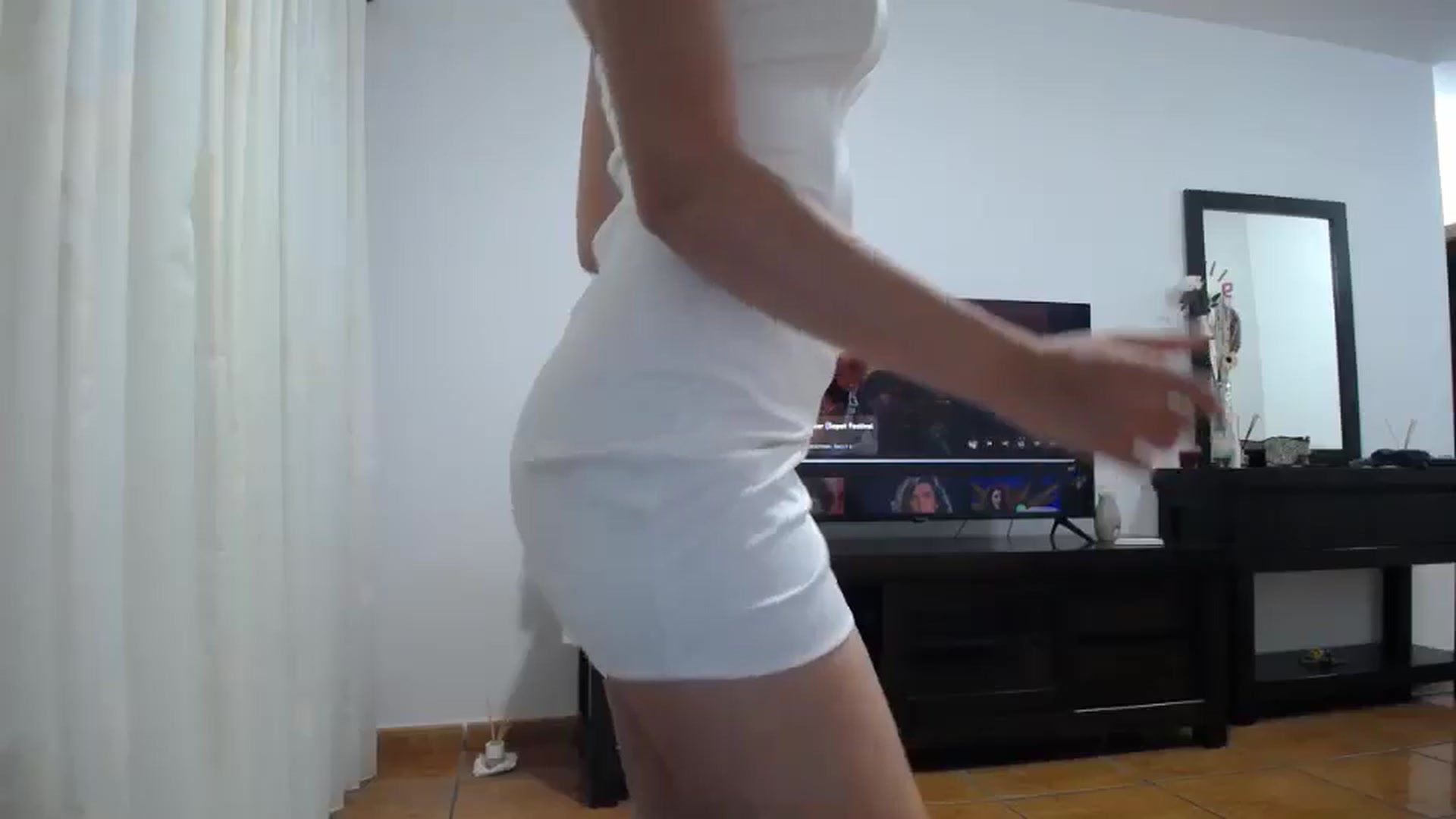 Gallery image thumbnail from Klarita_'s myfreecams stream on, 07/01/2024, 22:00 image 15 of 20