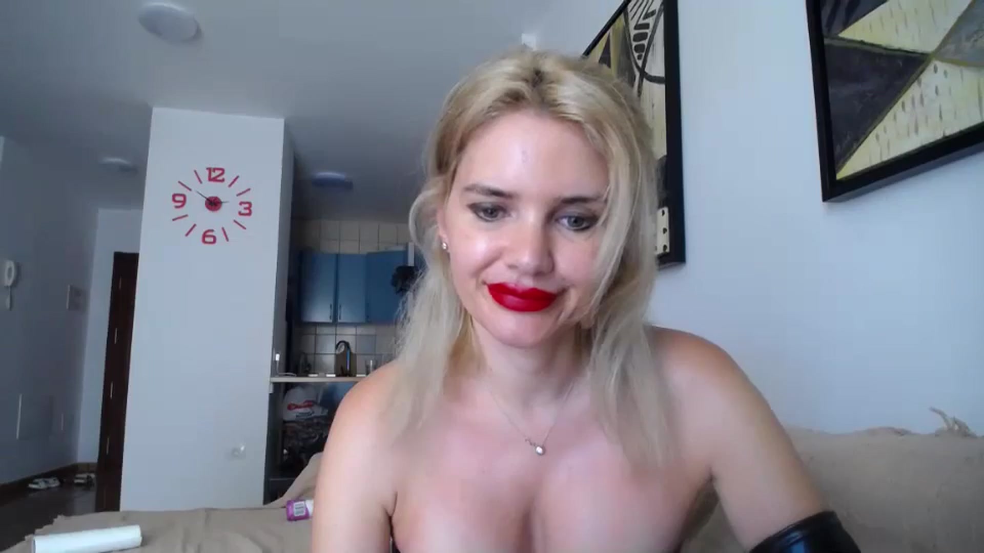Gallery image thumbnail from Klarita_'s myfreecams stream on, 07/05/2024, 14:51 image 14 of 20