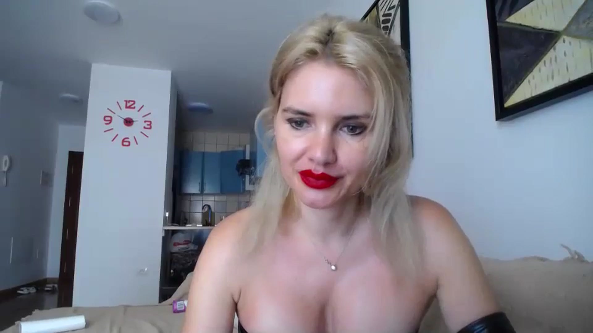 Gallery image thumbnail from Klarita_'s myfreecams stream on, 07/05/2024, 14:51 image 13 of 20