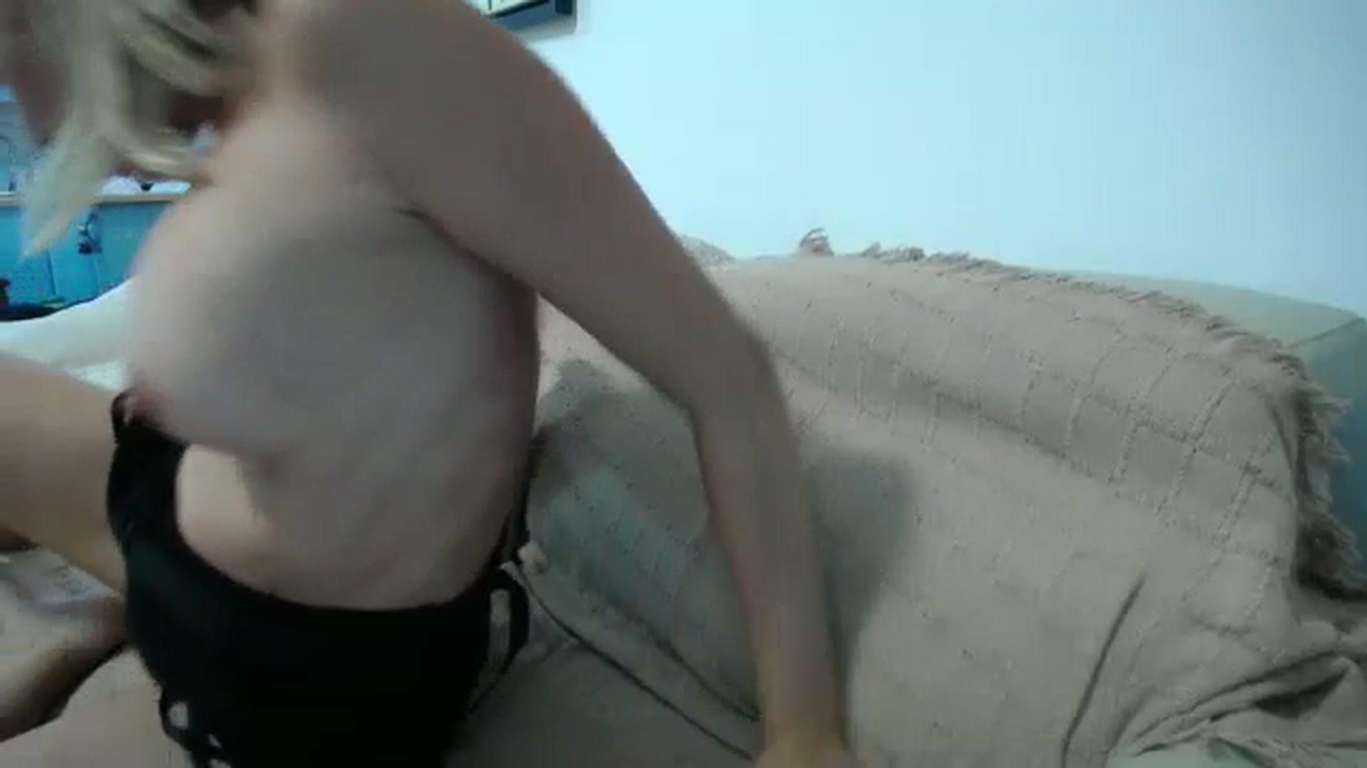 Gallery image thumbnail from Klarita_'s myfreecams stream on, 07/09/2024, 22:22 image 13 of 20