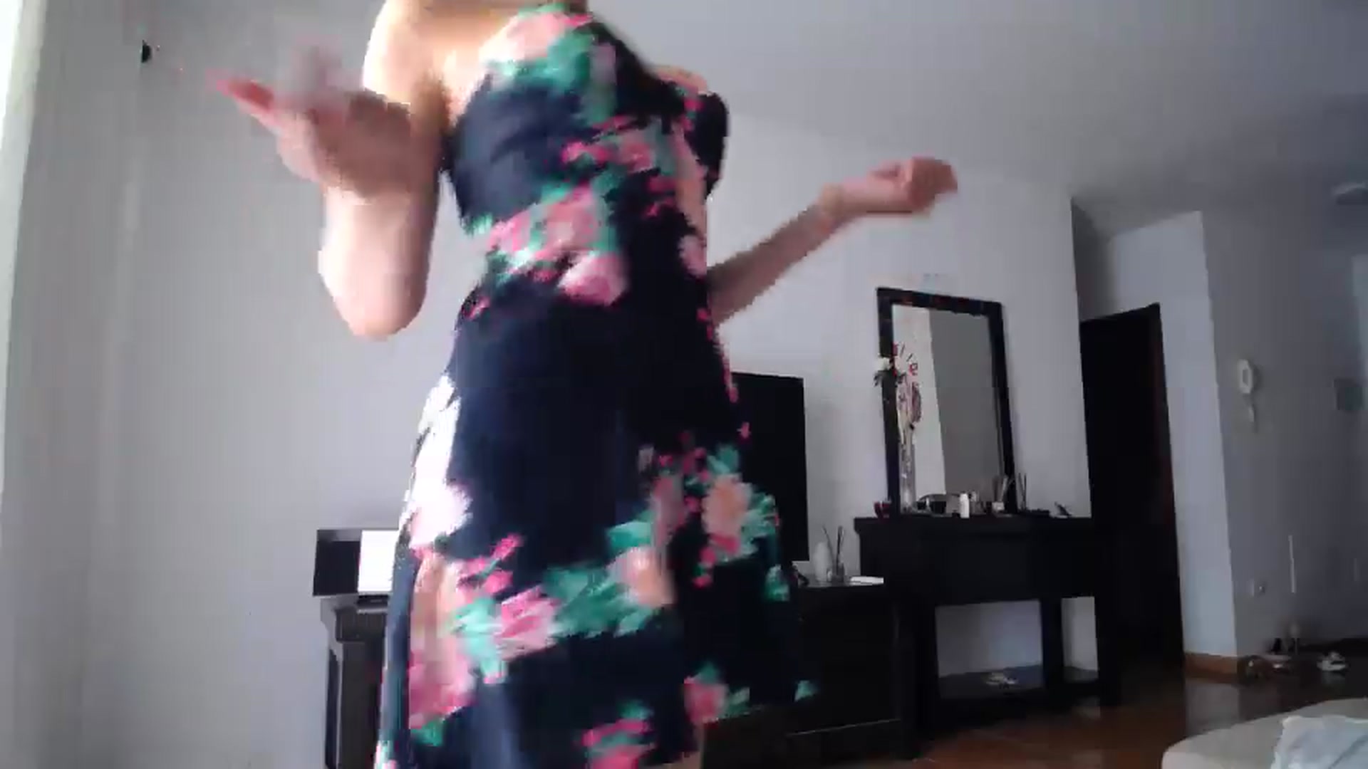 Gallery image thumbnail from Klarita_'s myfreecams stream on, 07/19/2024, 14:41 image 6 of 20