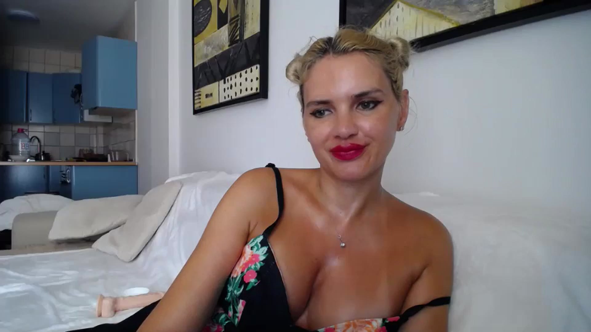 Gallery image thumbnail from Klarita_'s myfreecams stream on, 07/19/2024, 14:41 image 20 of 20
