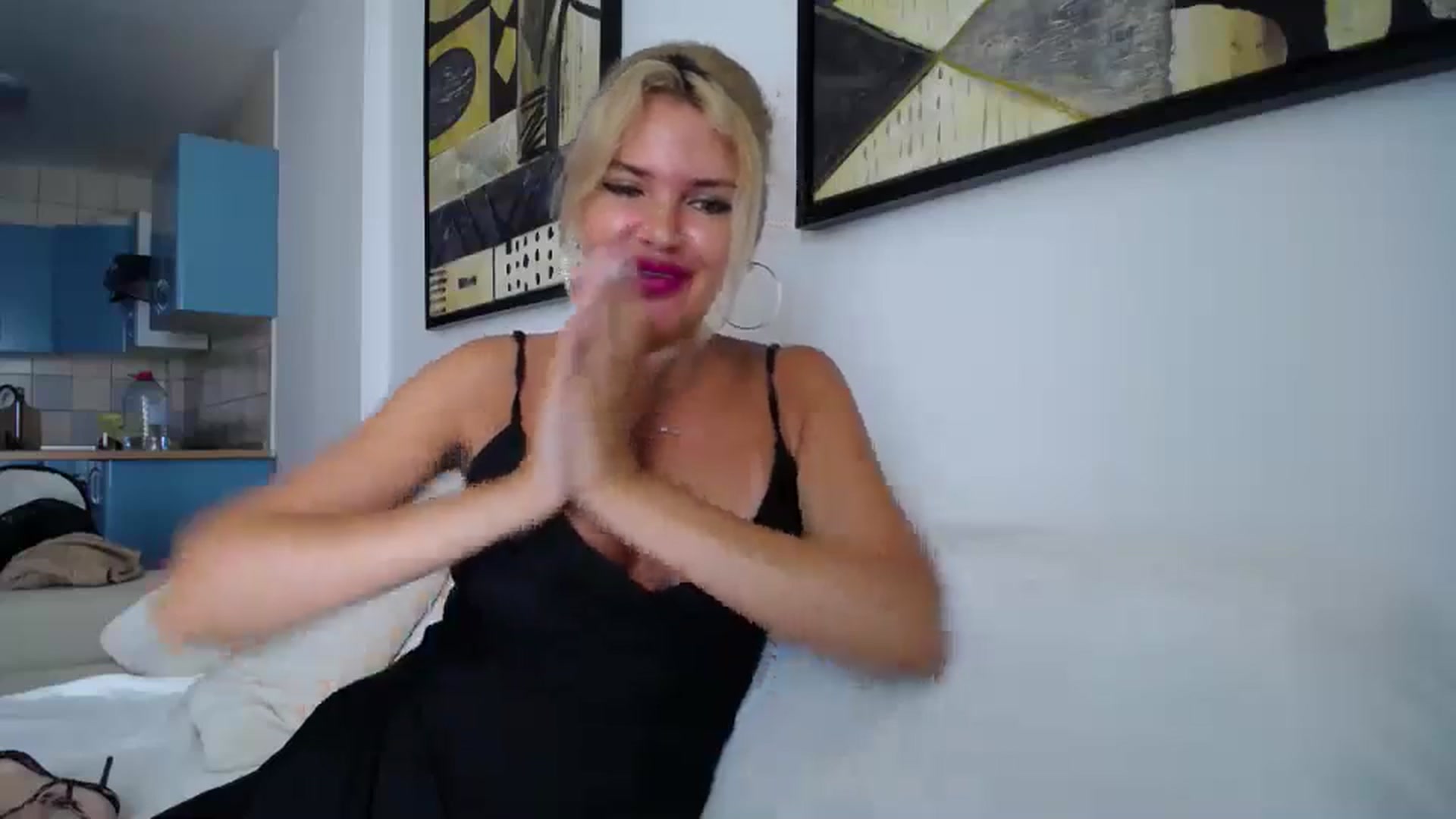 Gallery image thumbnail from Klarita_'s myfreecams stream on, 07/24/2024, 12:11 image 8 of 20