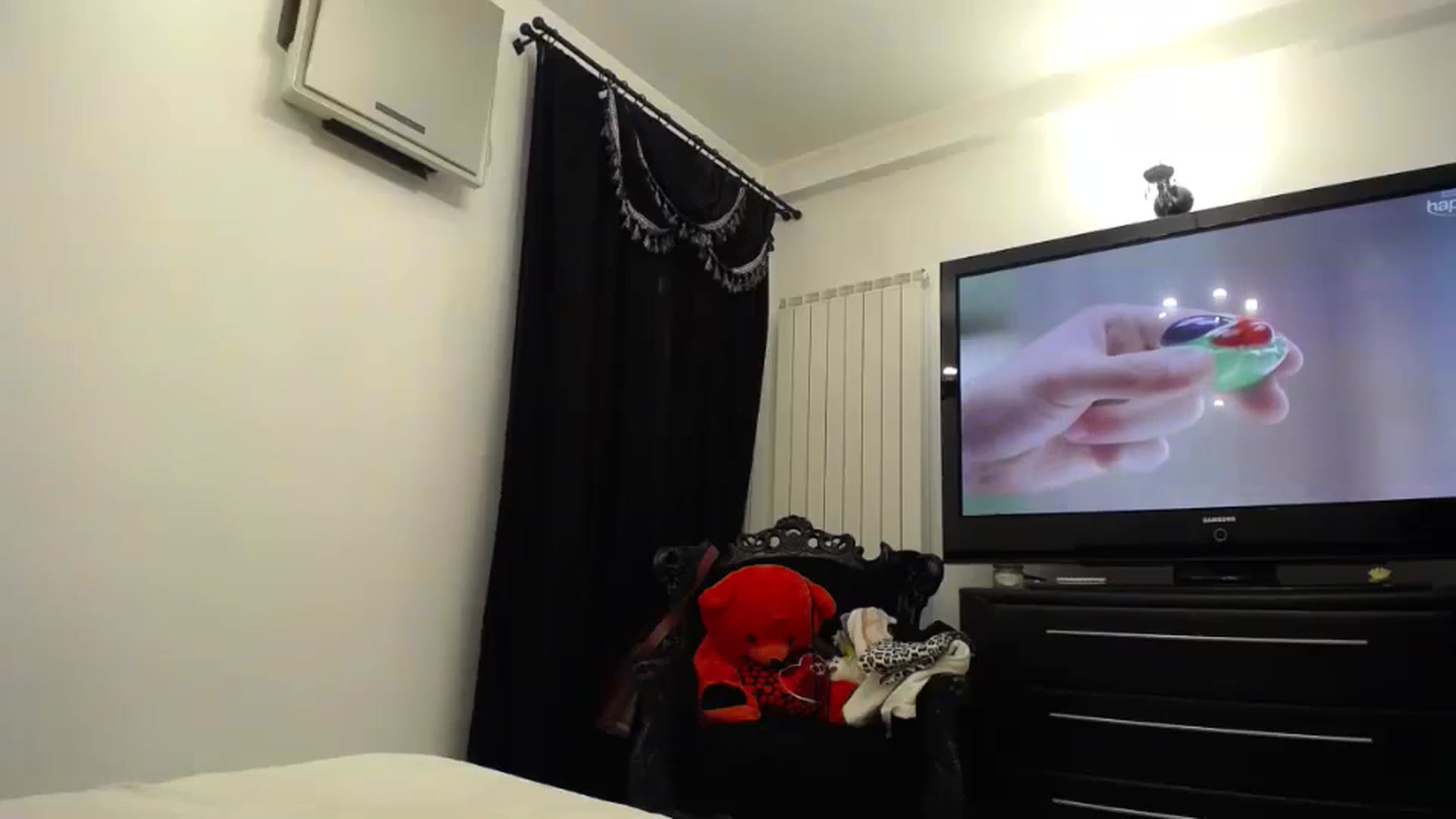Gallery image thumbnail from Klarita_'s myfreecams stream on, 08/01/2024, 21:12 image 12 of 20