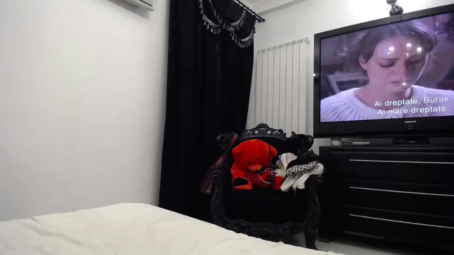 Gallery image thumbnail from Klarita_'s myfreecams stream on, 08/01/2024, 21:59 image 12 of 20