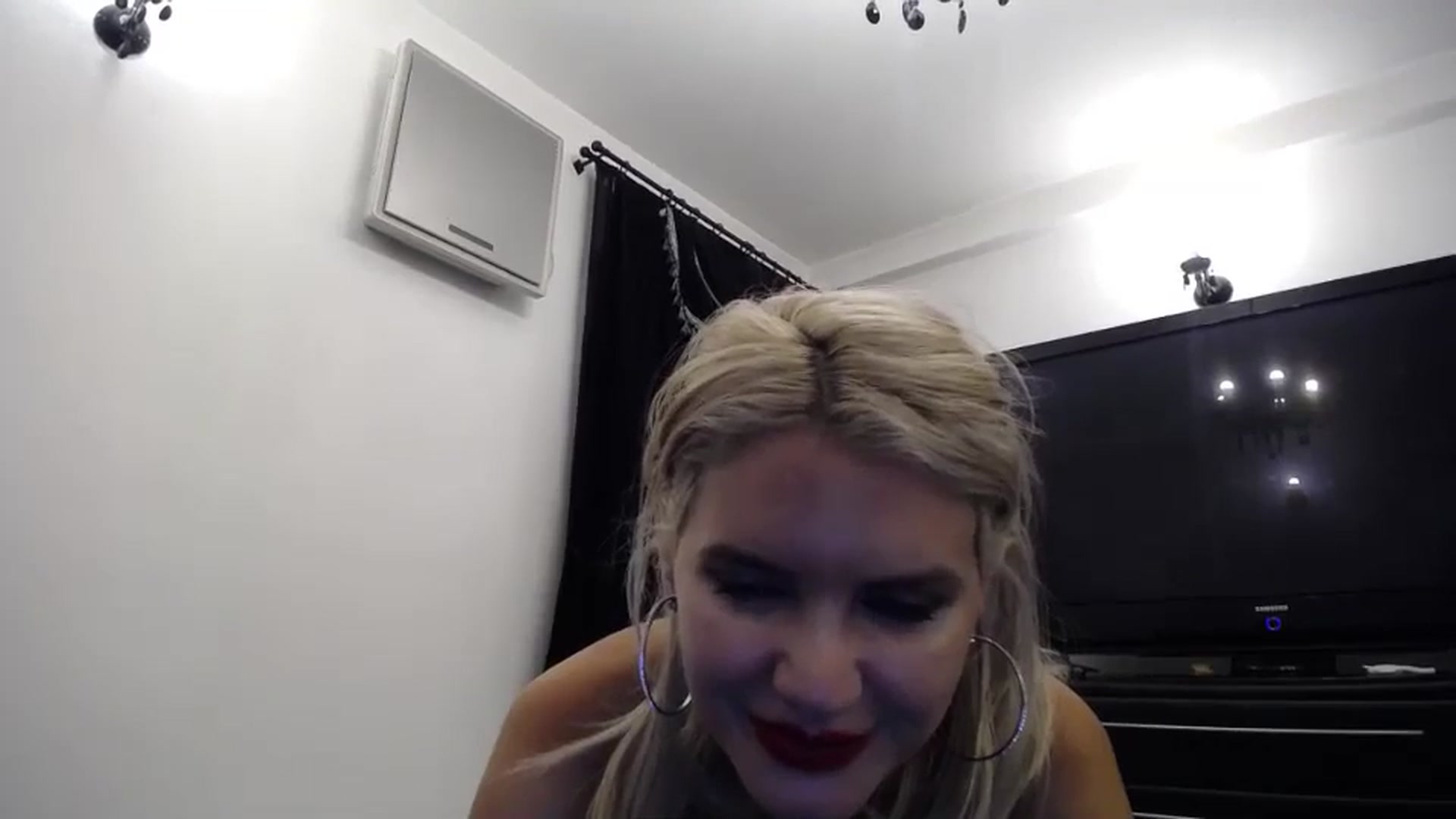 Gallery image thumbnail from Klarita_'s myfreecams stream on, 08/06/2024, 22:32 image 20 of 20