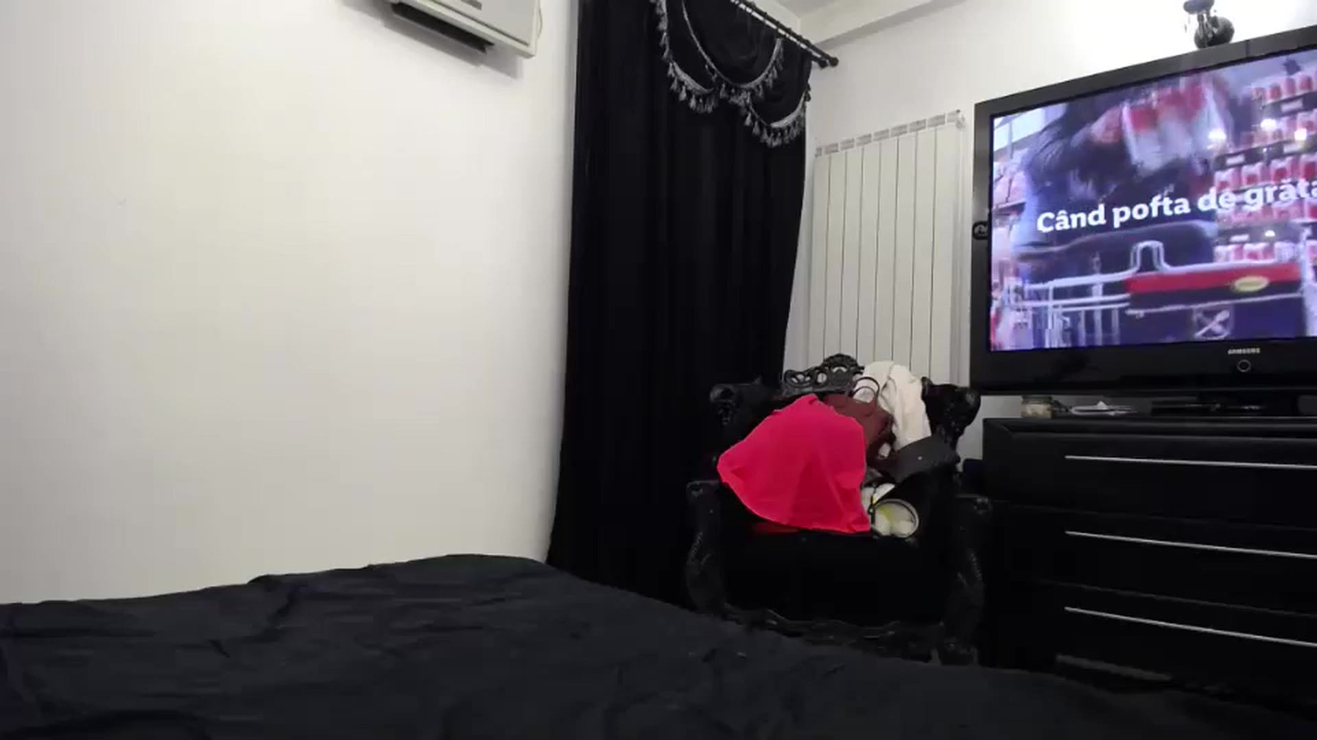 Gallery image thumbnail from Klarita_'s myfreecams stream on, 08/08/2024, 22:35 image 10 of 20
