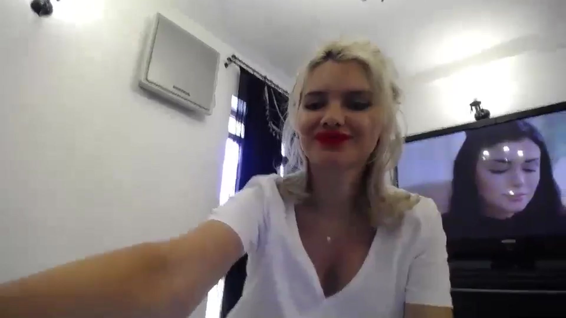Gallery image thumbnail from Klarita_'s myfreecams stream on, 08/16/2024, 14:15 image 20 of 20