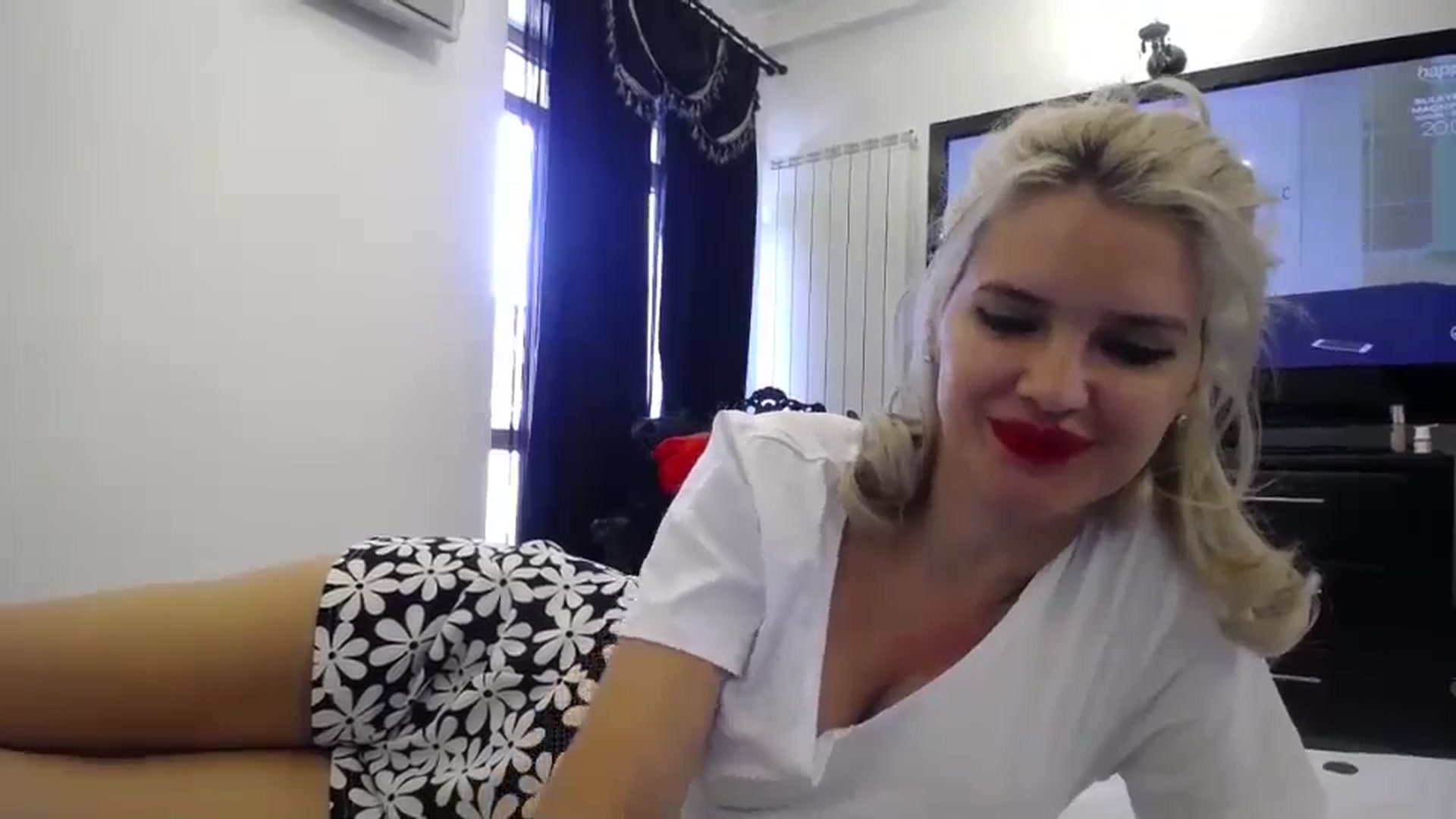 Gallery image thumbnail from Klarita_'s myfreecams stream on, 08/16/2024, 14:15 image 10 of 20