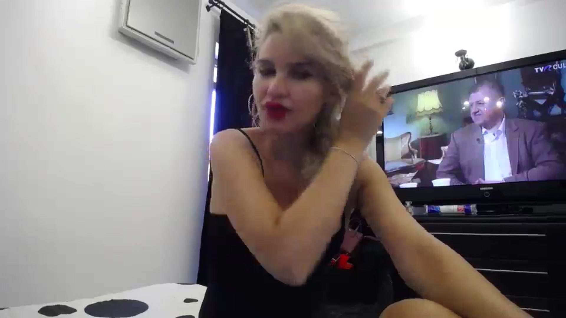 Gallery image thumbnail from Klarita_'s myfreecams stream on, 08/17/2024, 14:37 image 4 of 20