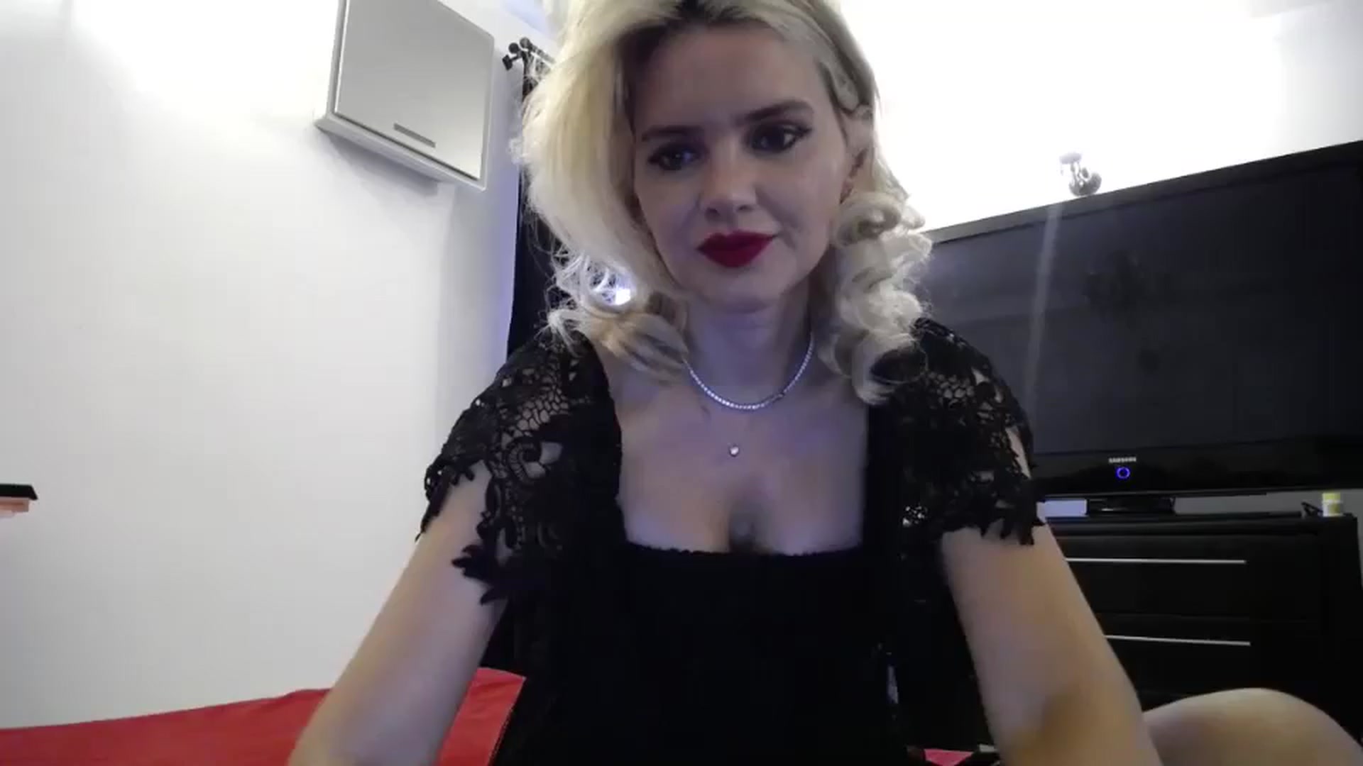 Gallery image thumbnail from Klarita_'s myfreecams stream on, 08/25/2024, 14:59 image 1 of 20