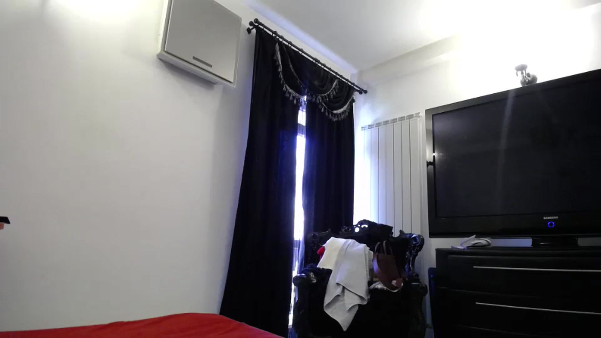 Gallery image thumbnail from Klarita_'s myfreecams stream on, 08/25/2024, 14:59 image 4 of 20