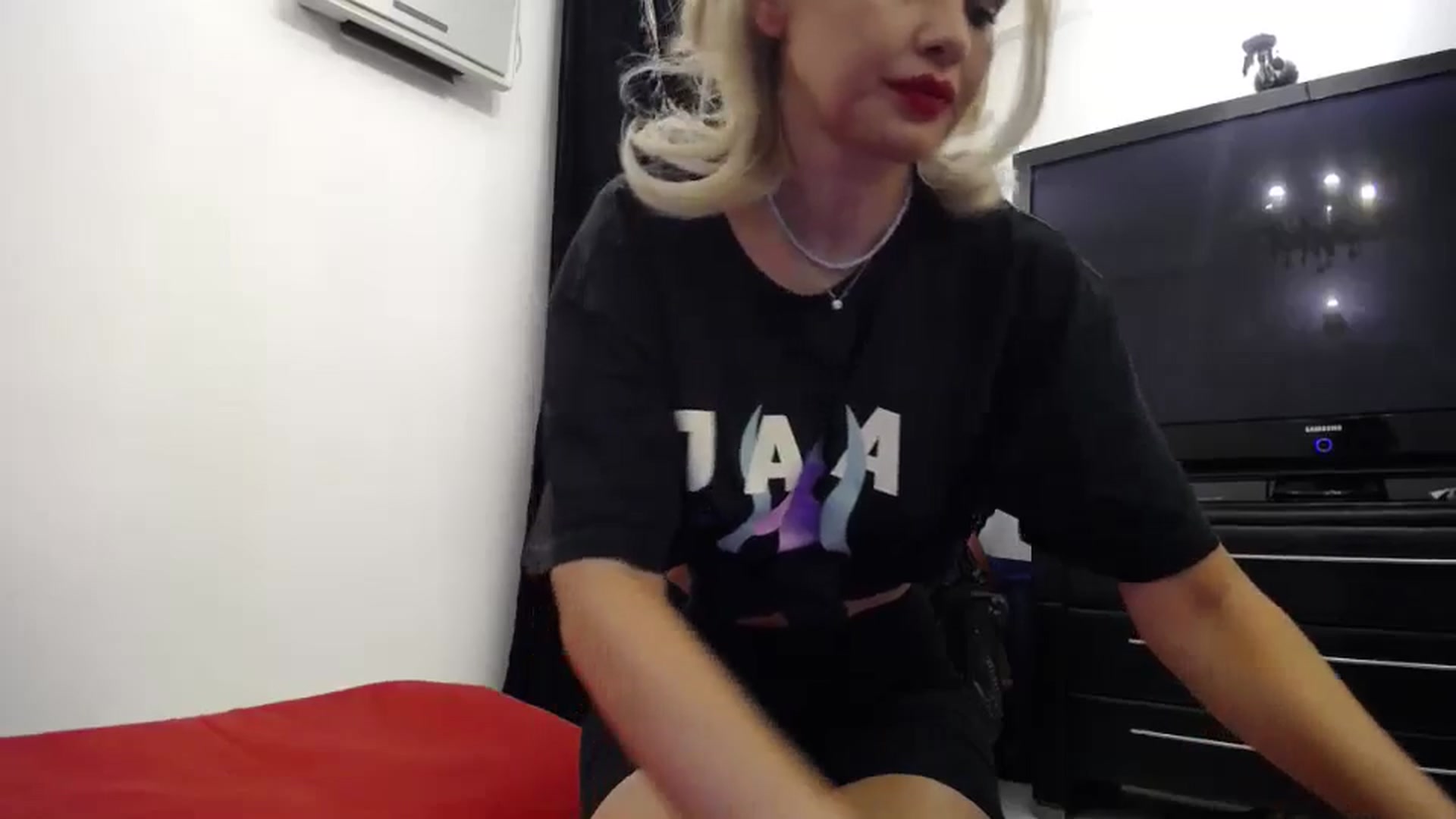 Gallery image thumbnail from Klarita_'s myfreecams stream on, 08/28/2024, 21:52 image 6 of 20
