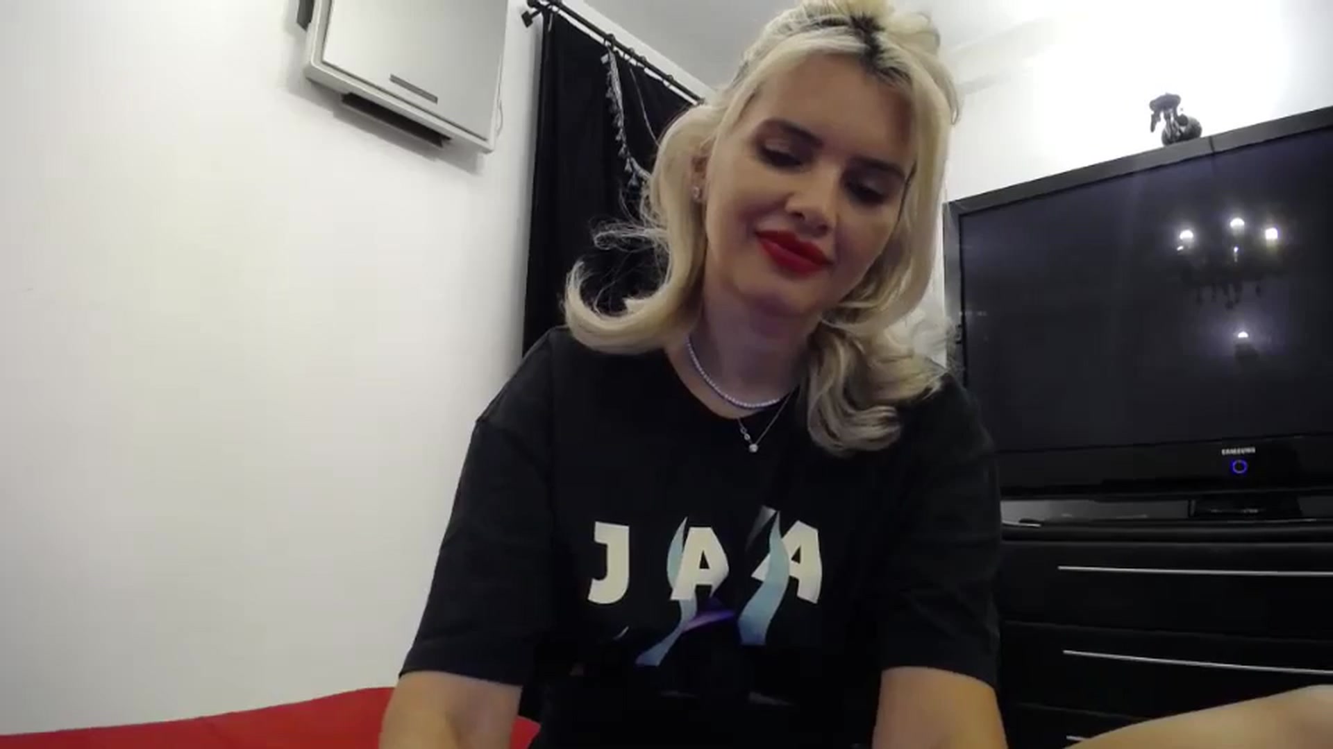 Gallery image thumbnail from Klarita_'s myfreecams stream on, 08/28/2024, 21:52 image 10 of 20