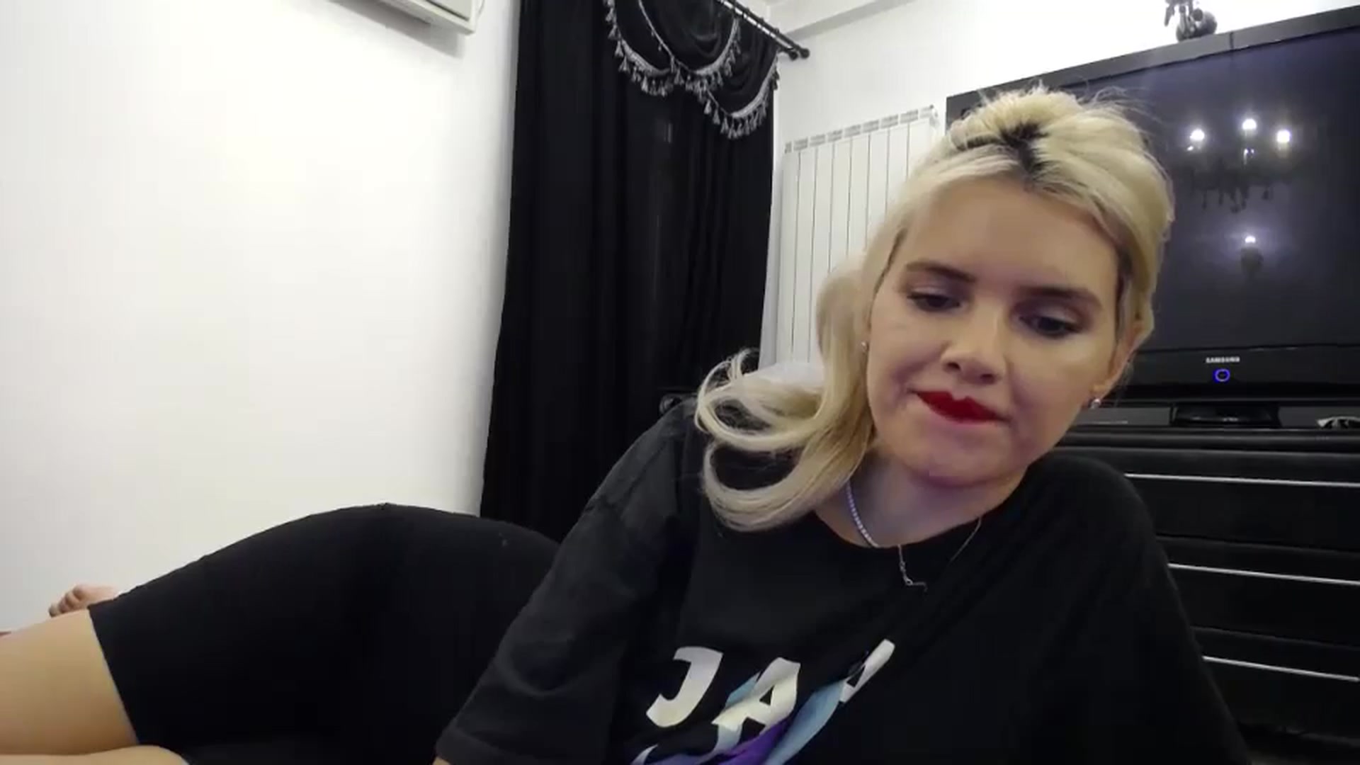Gallery image thumbnail from Klarita_'s myfreecams stream on, 08/28/2024, 21:52 image 14 of 20