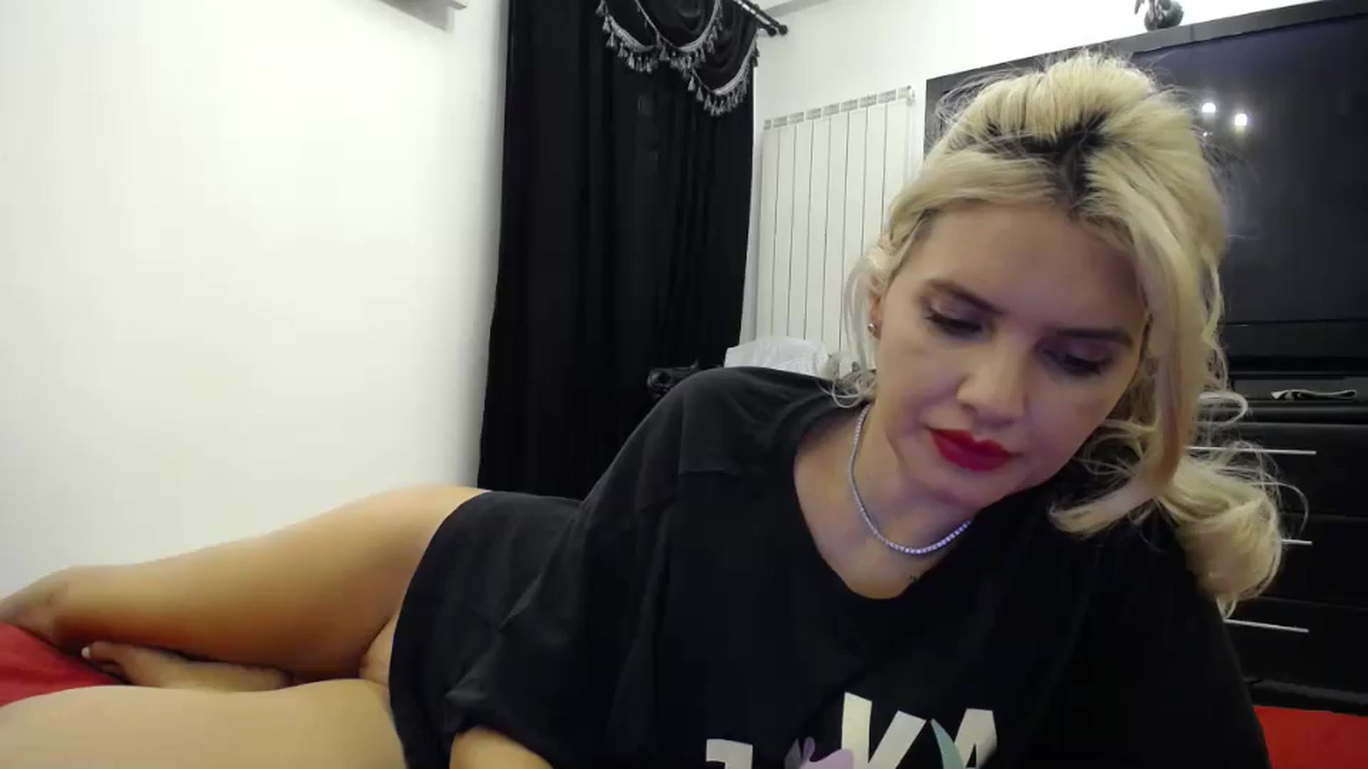 Gallery image thumbnail from Klarita_'s myfreecams stream on, 08/28/2024, 22:39 image 16 of 20