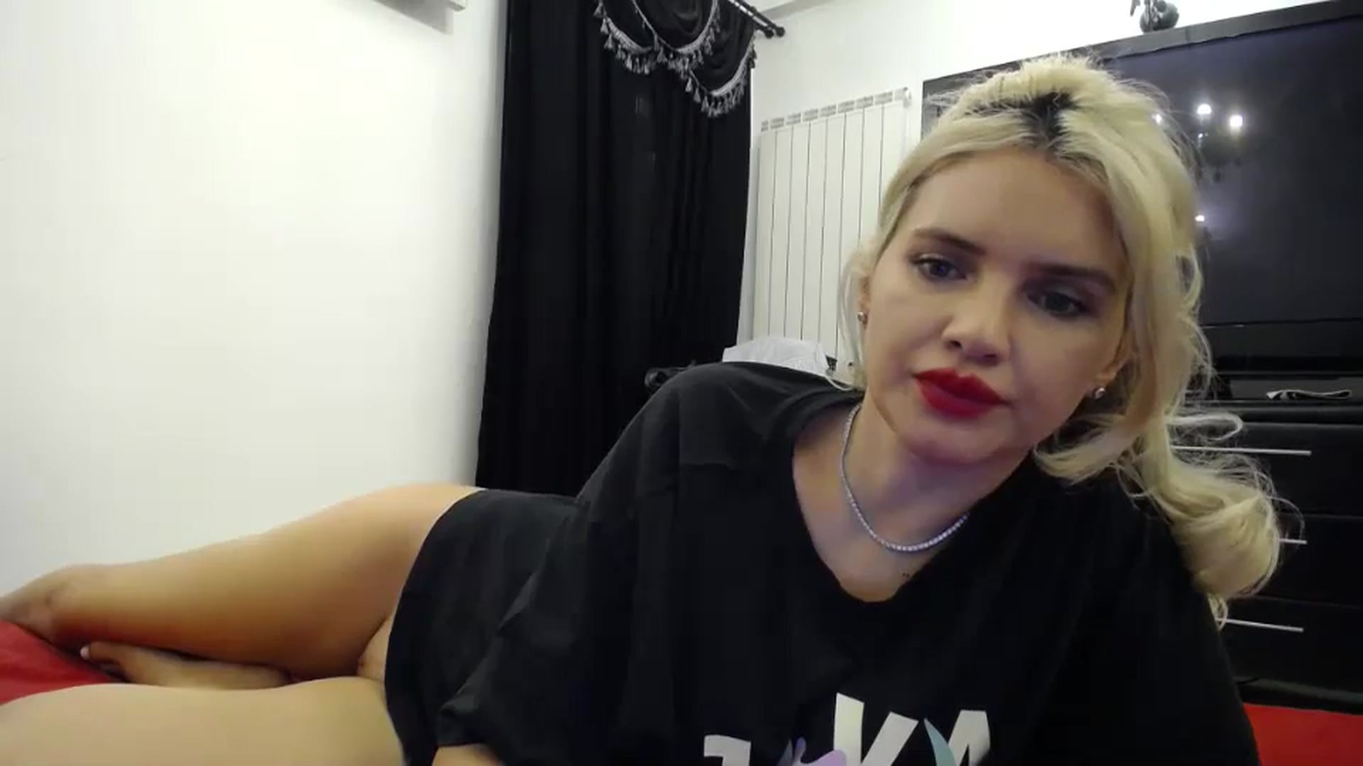 Gallery image thumbnail from Klarita_'s myfreecams stream on, 08/28/2024, 22:39 image 15 of 20