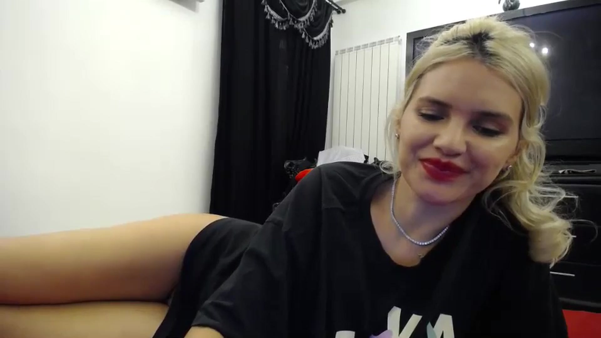 Gallery image thumbnail from Klarita_'s myfreecams stream on, 08/28/2024, 22:39 image 18 of 20