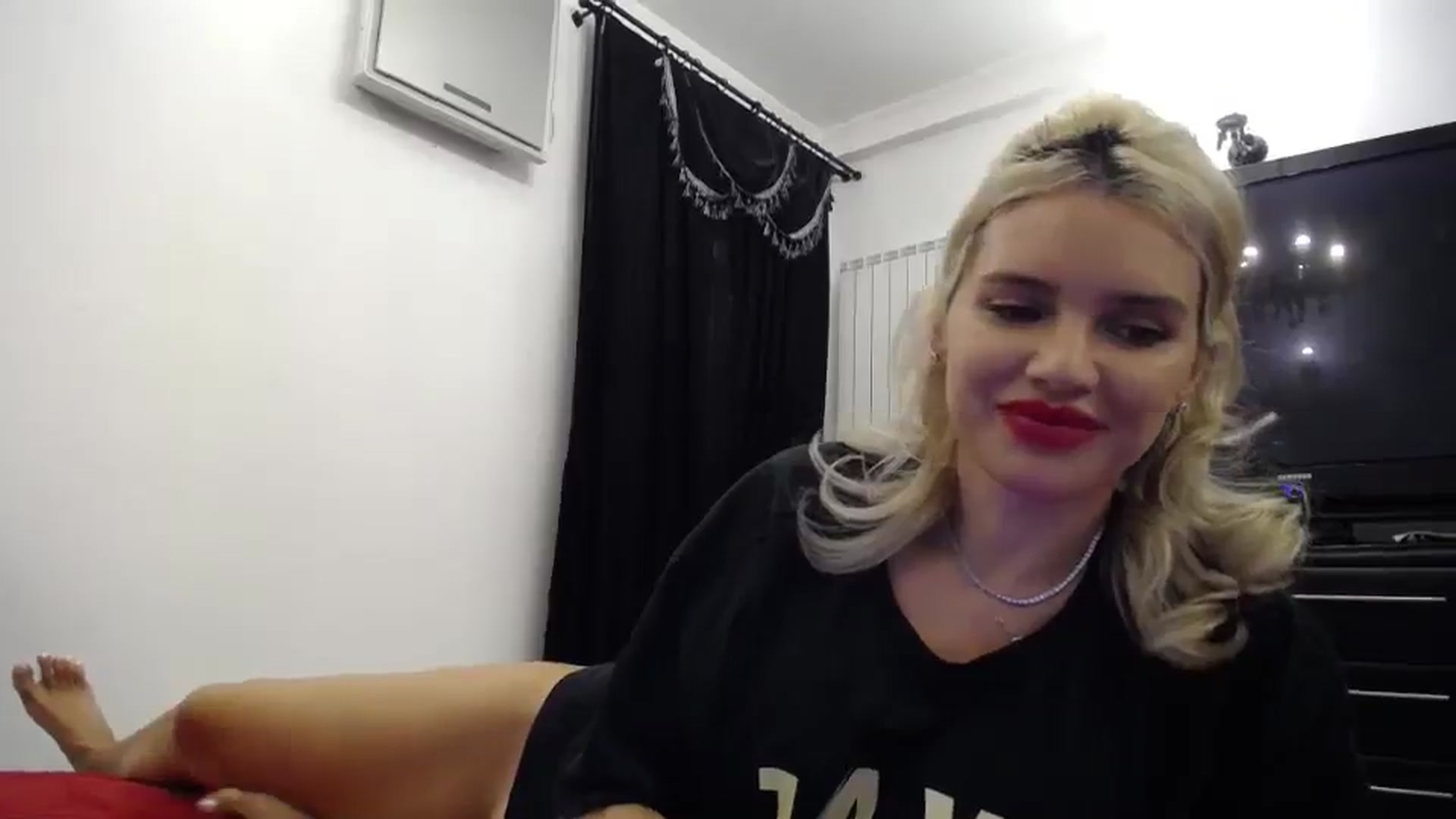 Gallery image thumbnail from Klarita_'s myfreecams stream on, 08/28/2024, 22:39 image 13 of 20