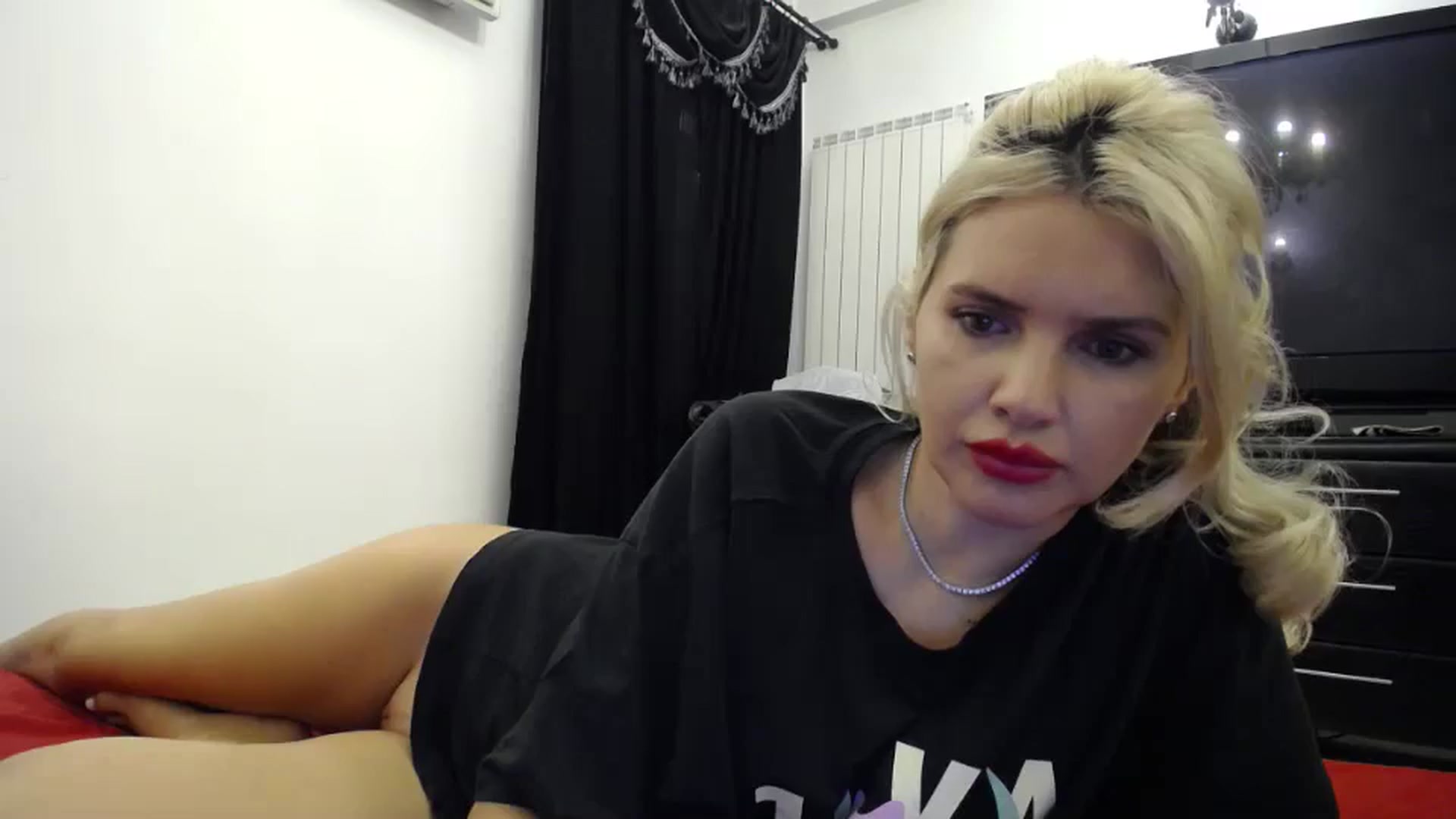 Gallery image thumbnail from Klarita_'s myfreecams stream on, 08/28/2024, 22:39 image 14 of 20