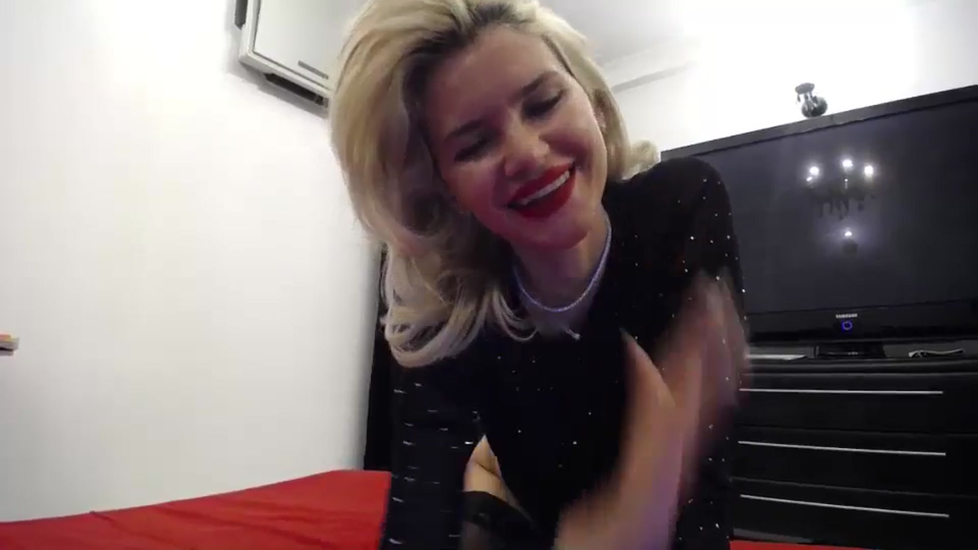 Gallery image thumbnail from Klarita_'s myfreecams stream on, 08/29/2024, 21:27 image 4 of 20