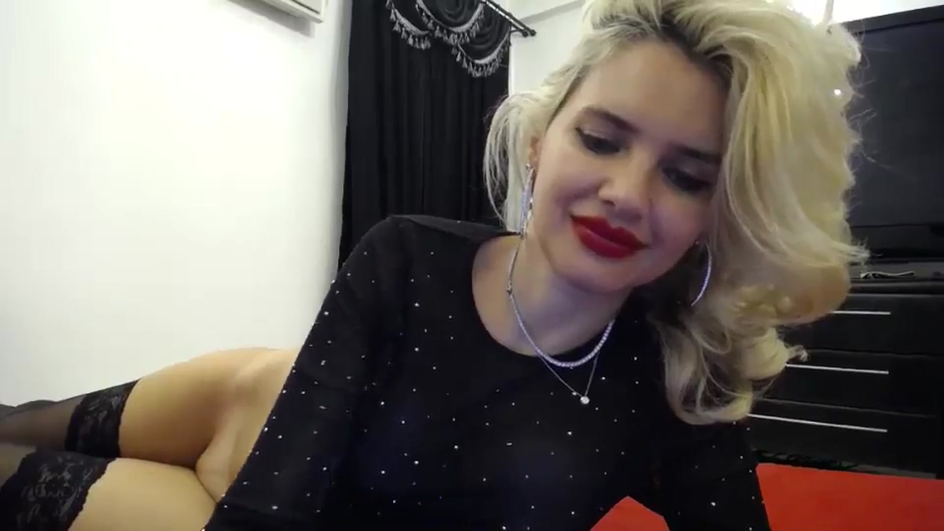 Gallery image thumbnail from Klarita_'s myfreecams stream on, 08/29/2024, 22:31 image 4 of 20