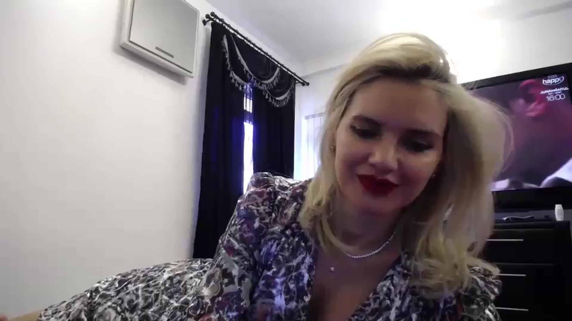 Gallery image thumbnail from Klarita_'s myfreecams stream on, 08/30/2024, 13:32 image 1 of 20