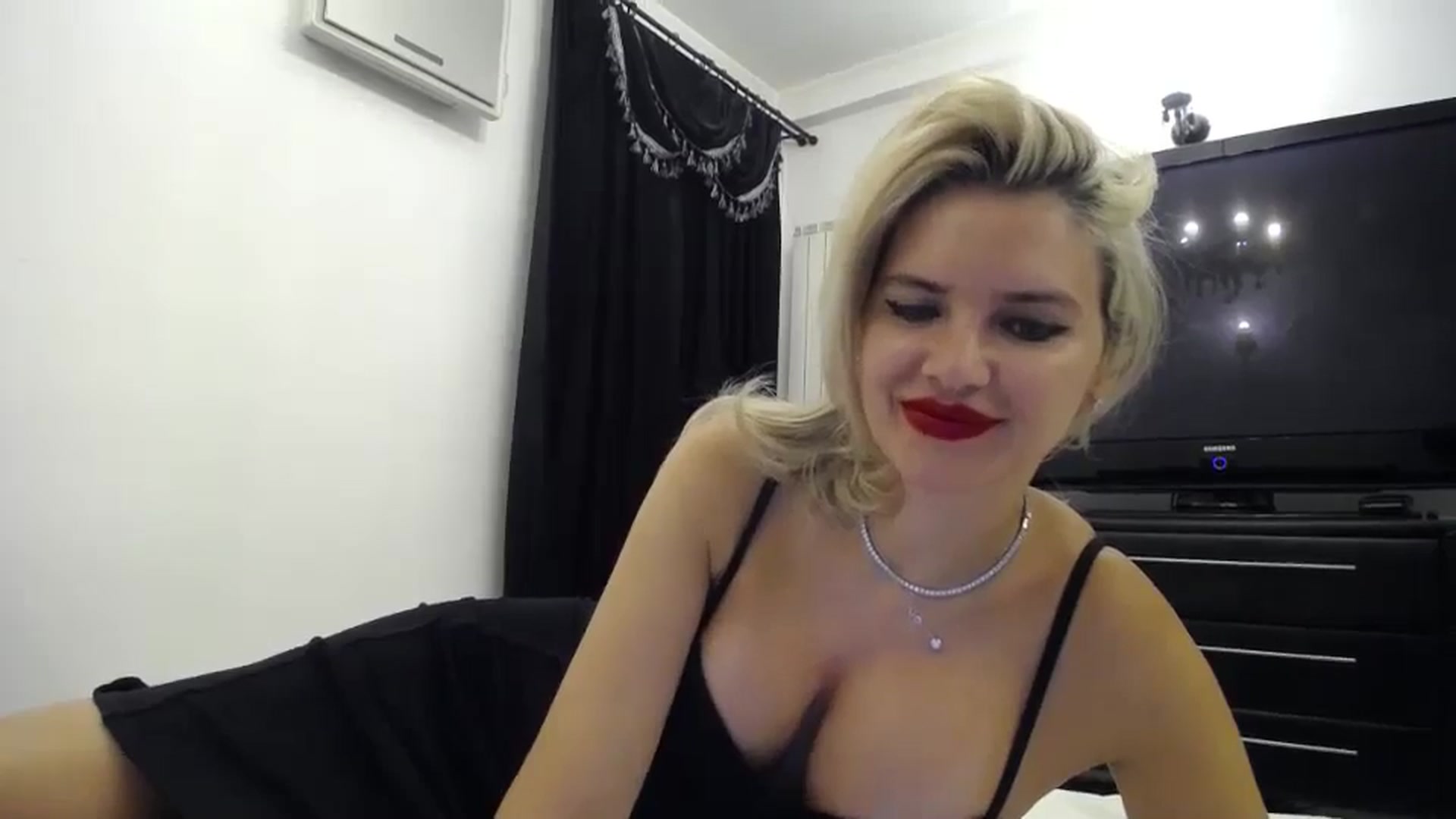 Gallery image thumbnail from Klarita_'s myfreecams stream on, 09/02/2024, 21:08 image 3 of 20