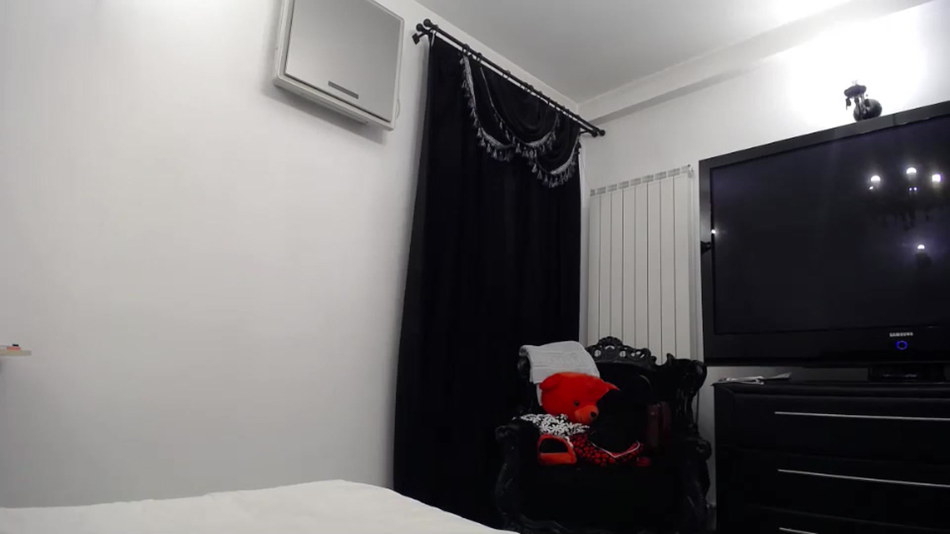 Gallery image thumbnail from Klarita_'s myfreecams stream on, 09/02/2024, 21:38 image 13 of 20