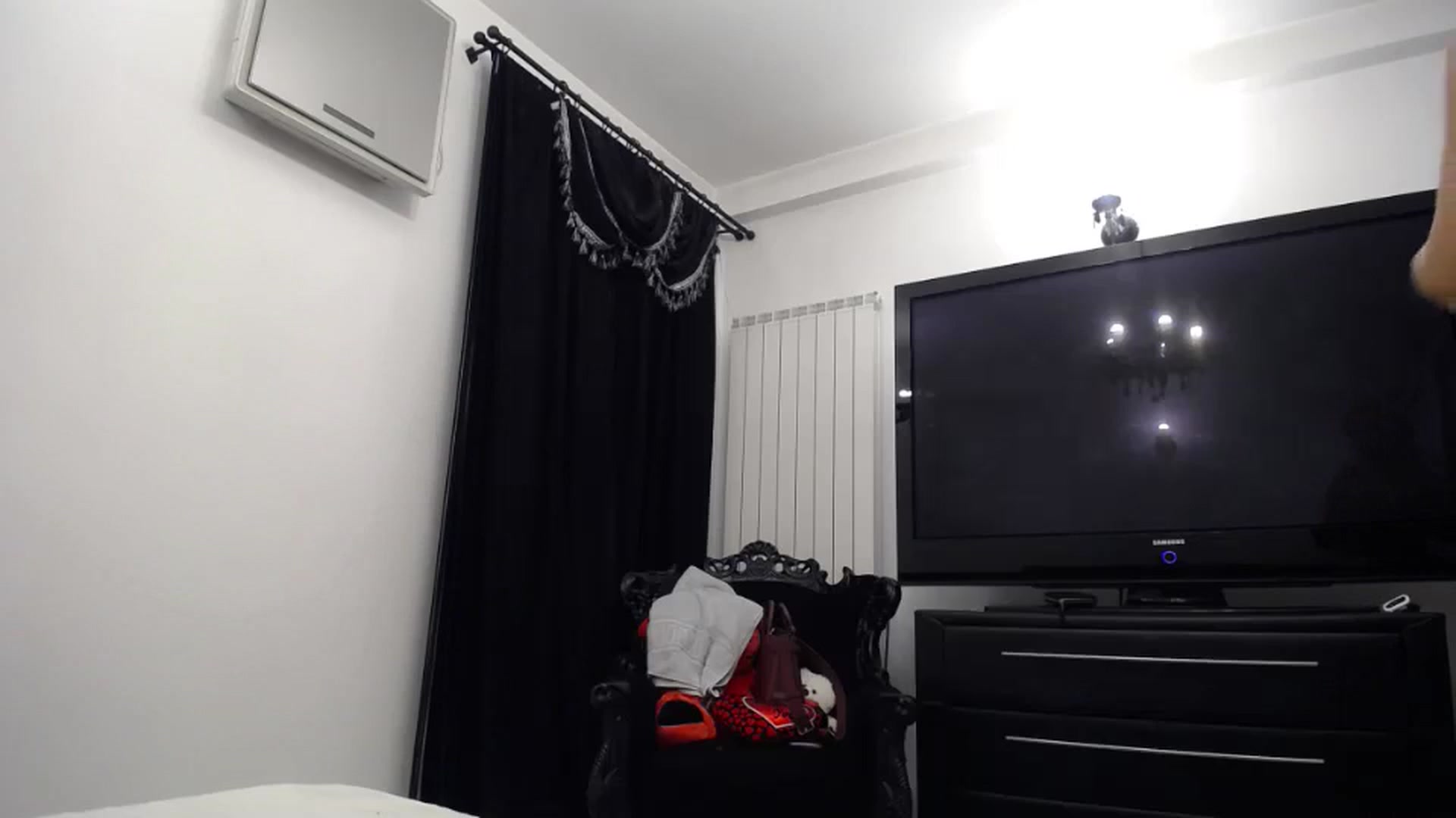 Gallery image thumbnail from Klarita_'s myfreecams stream on, 09/10/2024, 21:05 image 6 of 20
