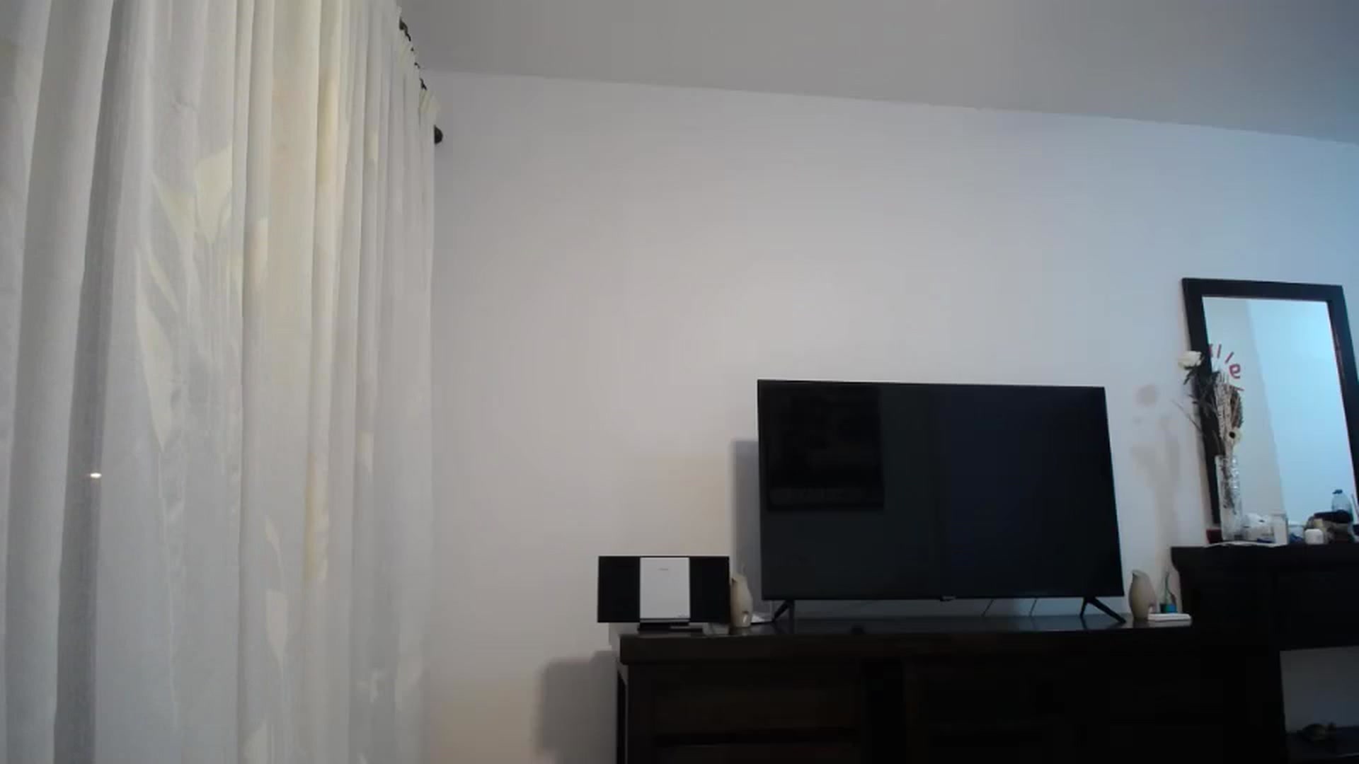 Gallery image thumbnail from Klarita_'s myfreecams stream on, 10/02/2024, 21:27 image 18 of 20