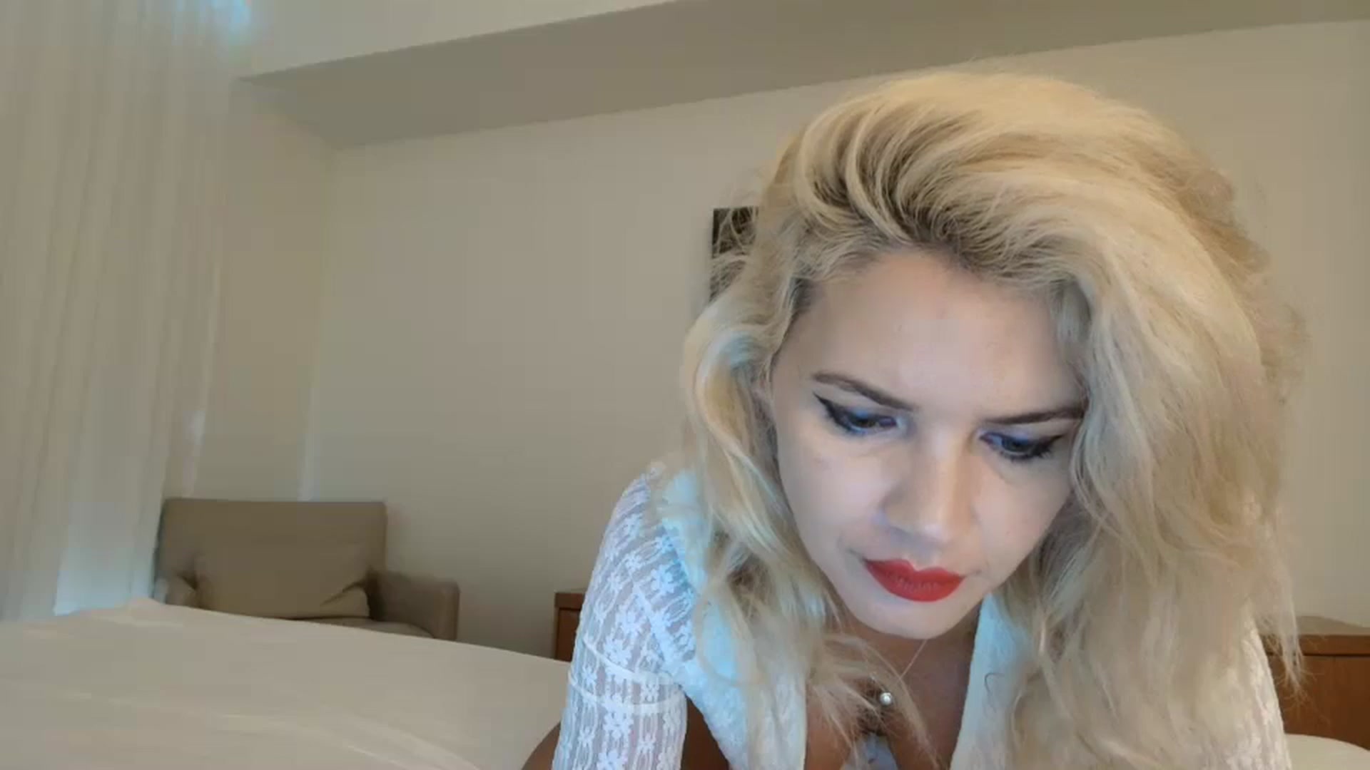 Gallery image thumbnail from Klarita_'s myfreecams stream on, 11/01/2024, 15:04 image 10 of 20