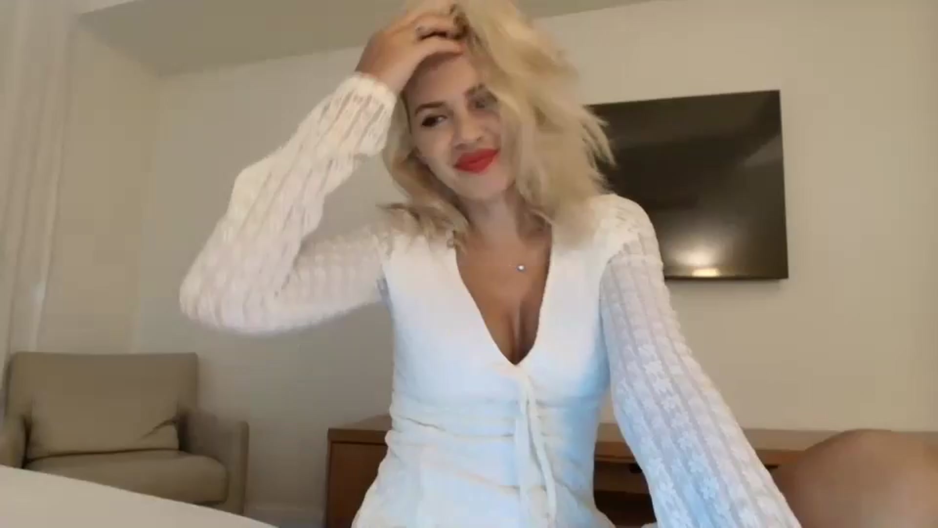 Gallery image thumbnail from Klarita_'s myfreecams stream on, 11/01/2024, 15:04 image 15 of 20