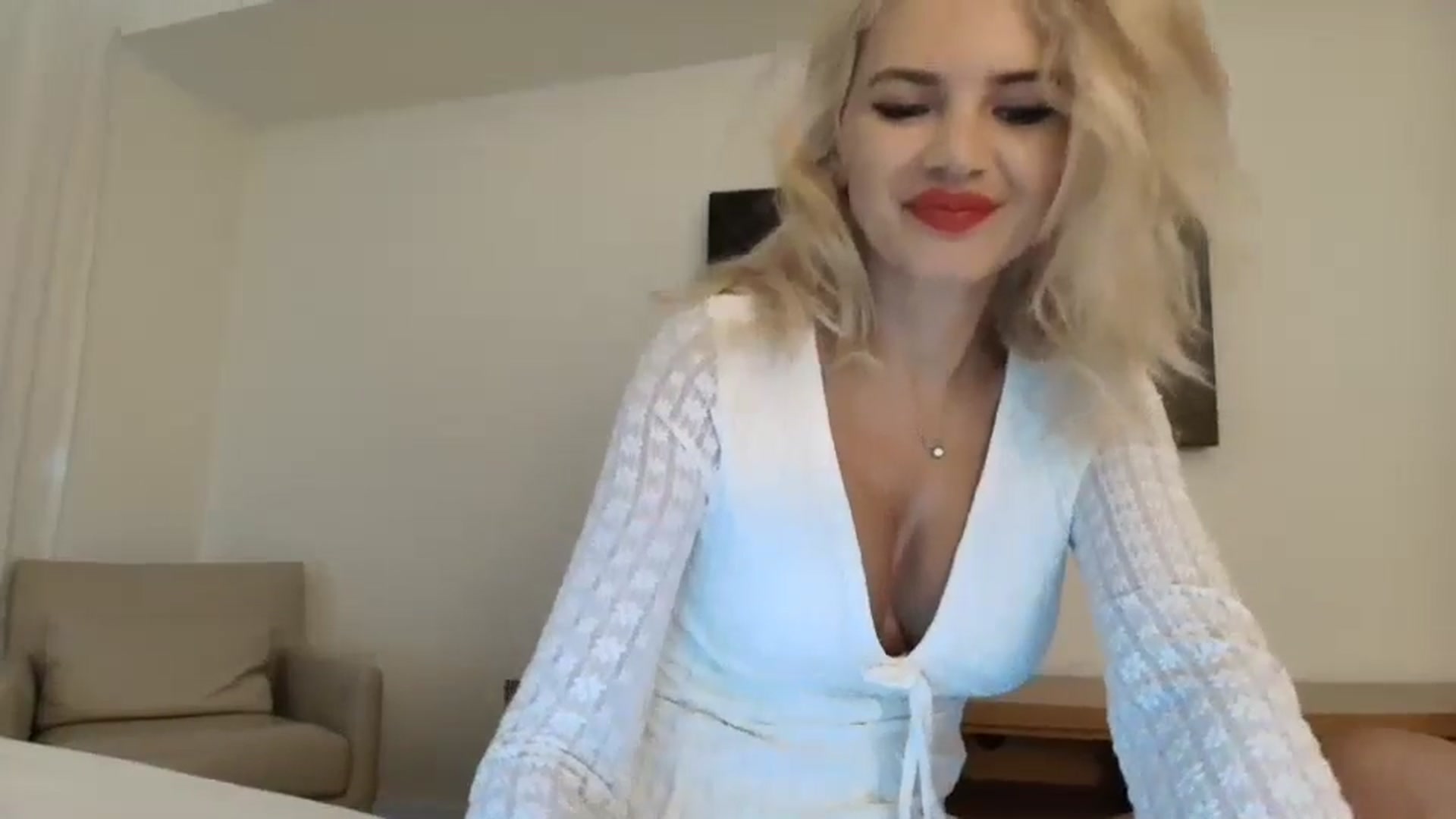 Gallery image thumbnail from Klarita_'s myfreecams stream on, 11/01/2024, 15:04 image 14 of 20