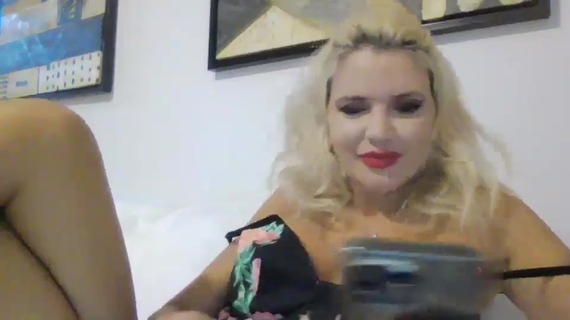 Gallery image thumbnail from Klarita_'s myfreecams stream on, 11/13/2024, 21:04 image 4 of 20