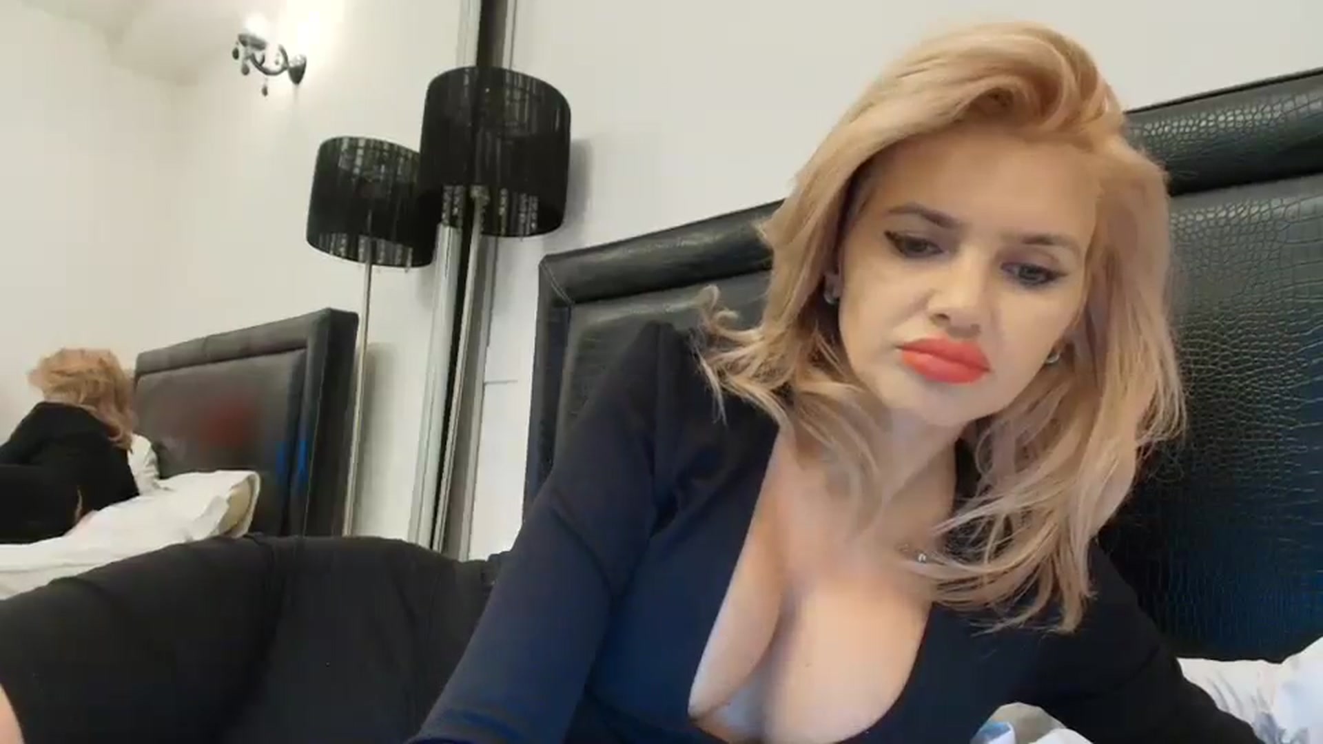 Gallery image thumbnail from Klarita_'s myfreecams stream on, 11/22/2024, 16:02 image 12 of 20