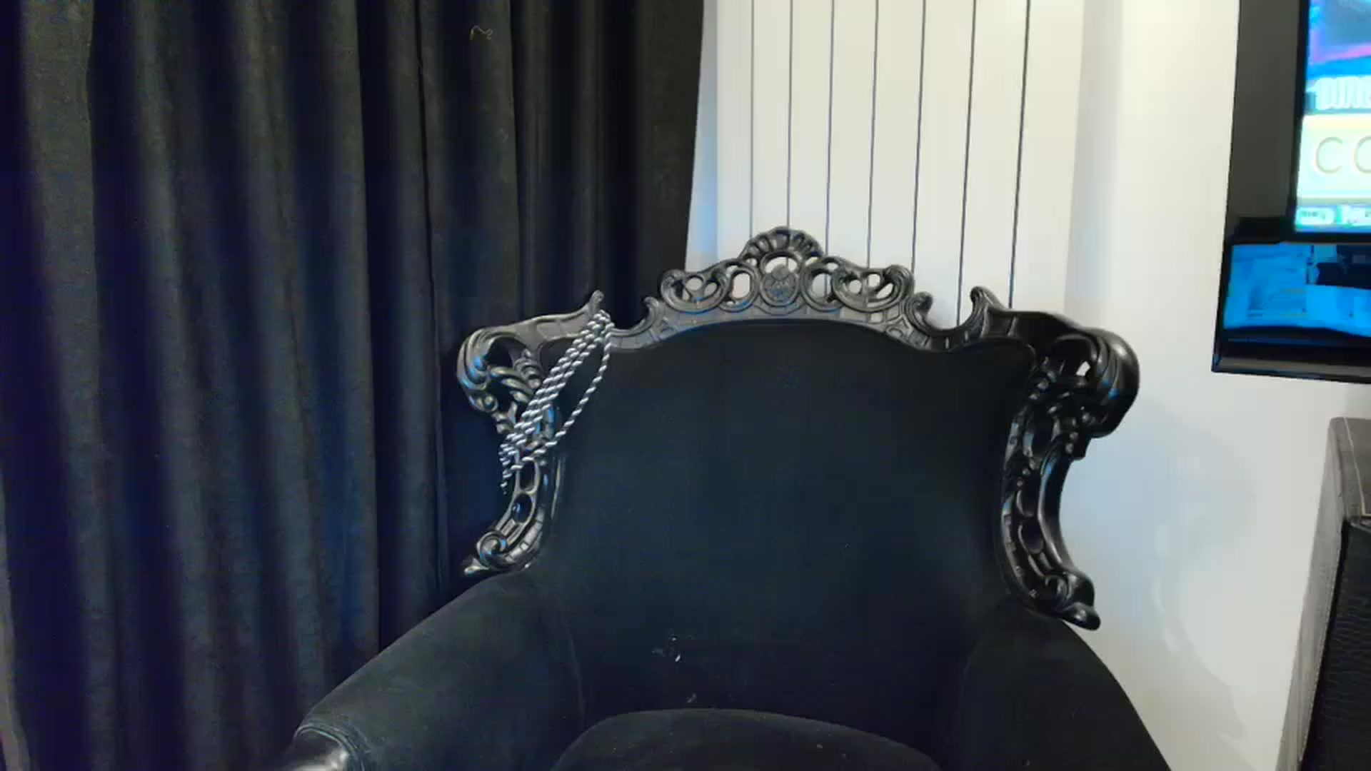 Gallery image thumbnail from Klarita_'s myfreecams stream on, 12/06/2024, 15:30 image 15 of 20