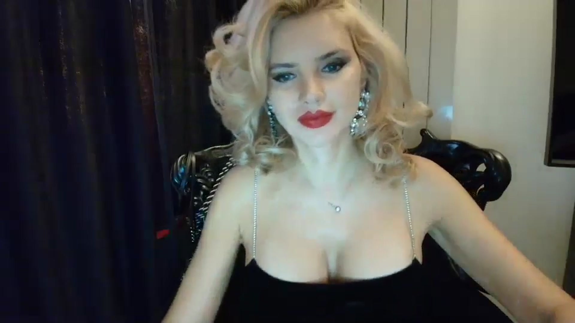 Gallery image thumbnail from Klarita_'s myfreecams stream on, 12/07/2024, 15:36 image 3 of 20
