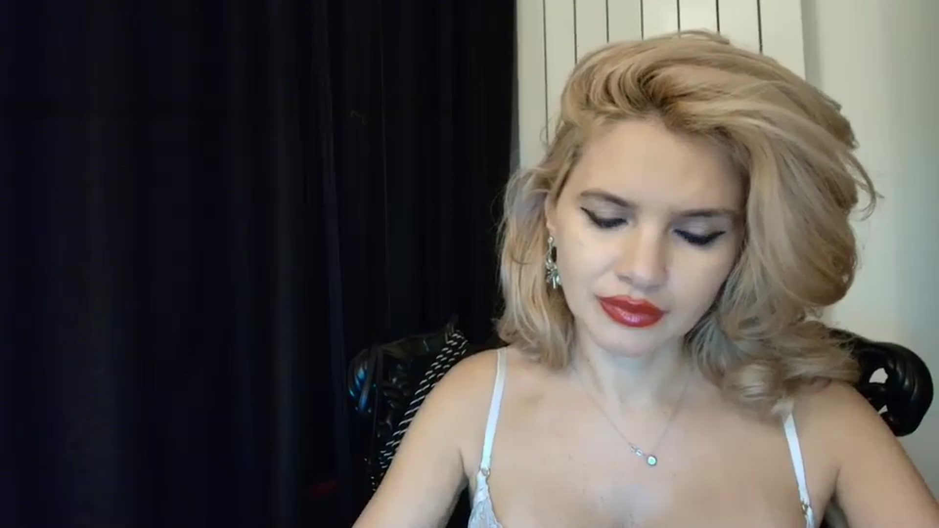 Gallery image thumbnail from Klarita_'s myfreecams stream on, 12/11/2024, 22:05 image 8 of 20