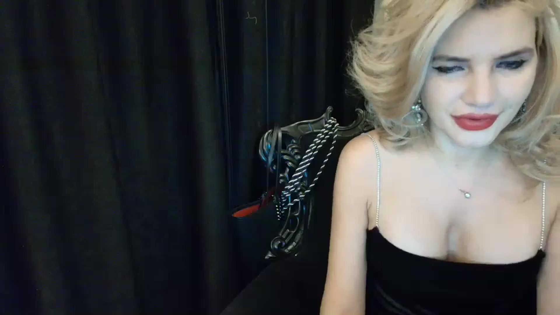 Gallery image thumbnail from Klarita_'s myfreecams stream on, 12/12/2024, 20:21 image 12 of 20