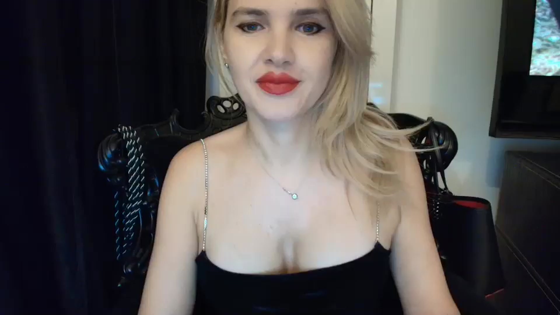 Gallery image thumbnail from Klarita_'s myfreecams stream on, 12/16/2024, 22:46 image 1 of 20
